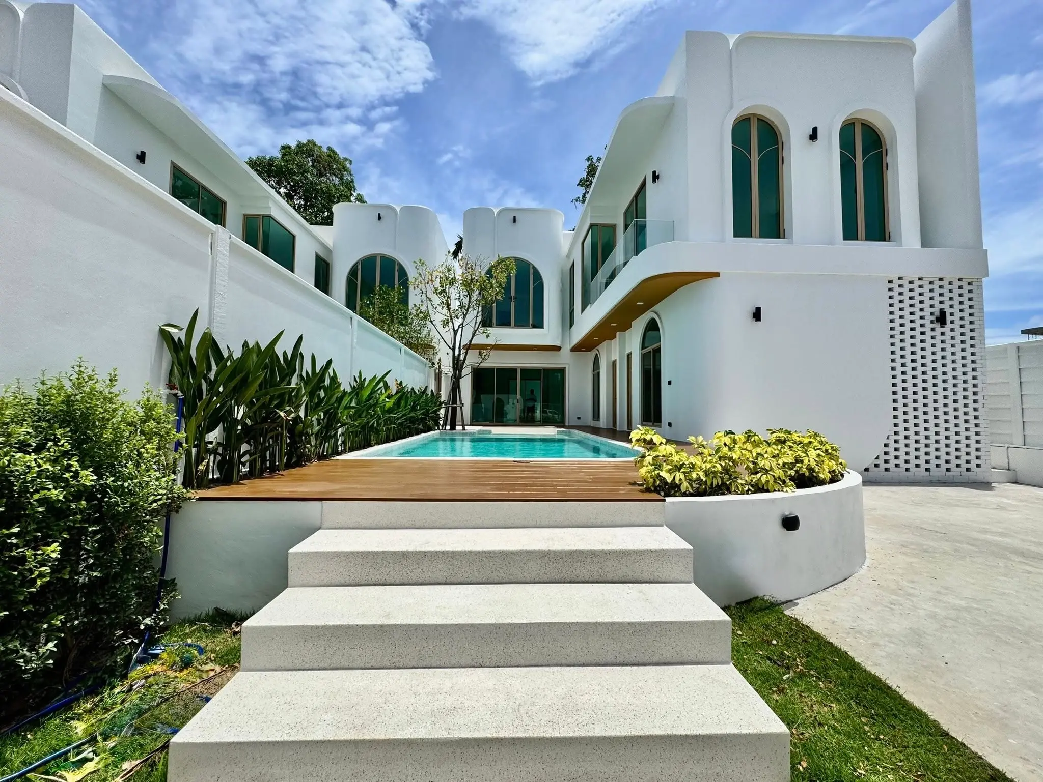 New Pool Villa - Near Jomtien Beach - 5 Bedroom - 6 Bathrooms