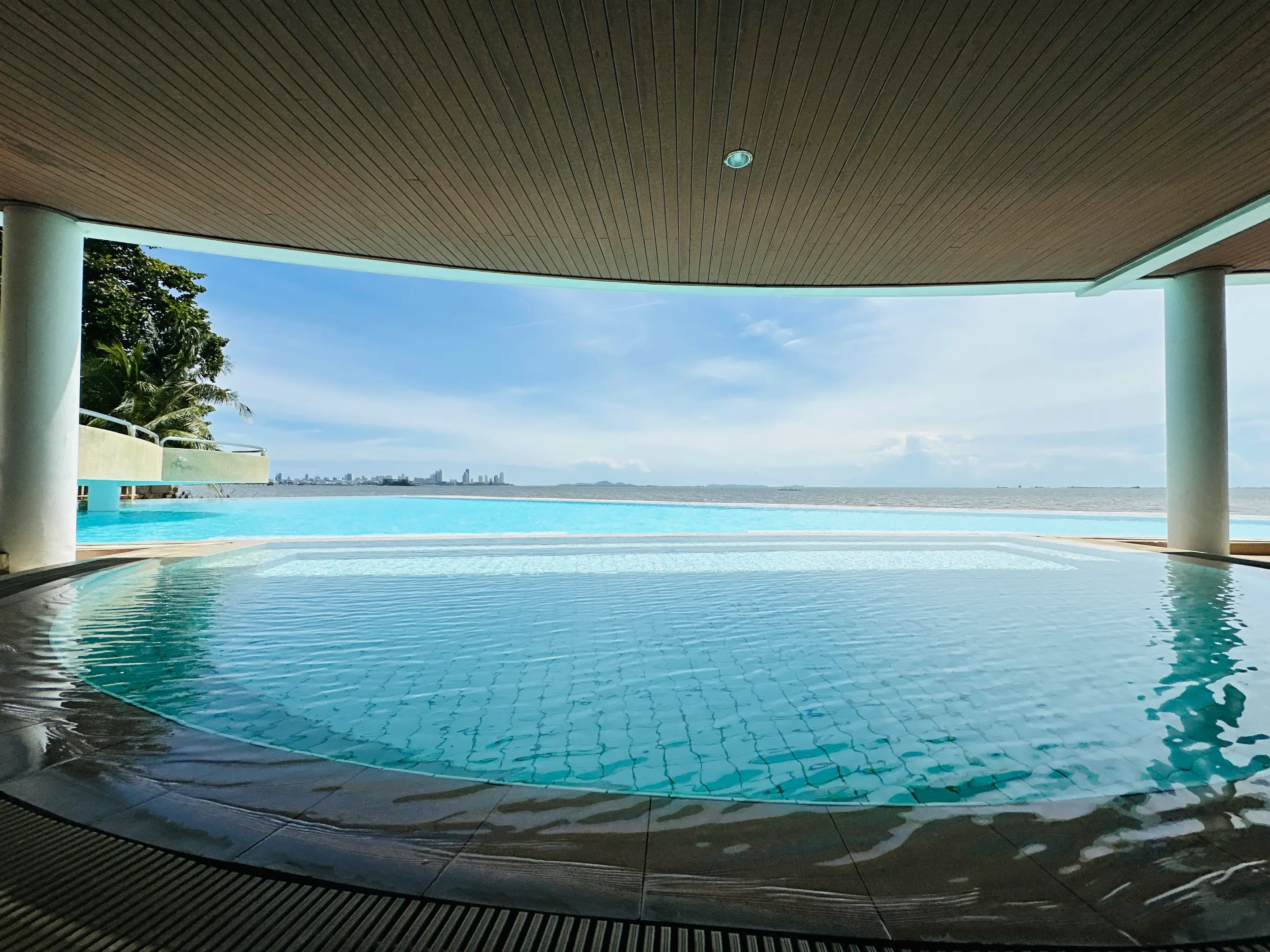 Foreign Name - Beach Front - 2 Bed - 2 Bathroom Condo