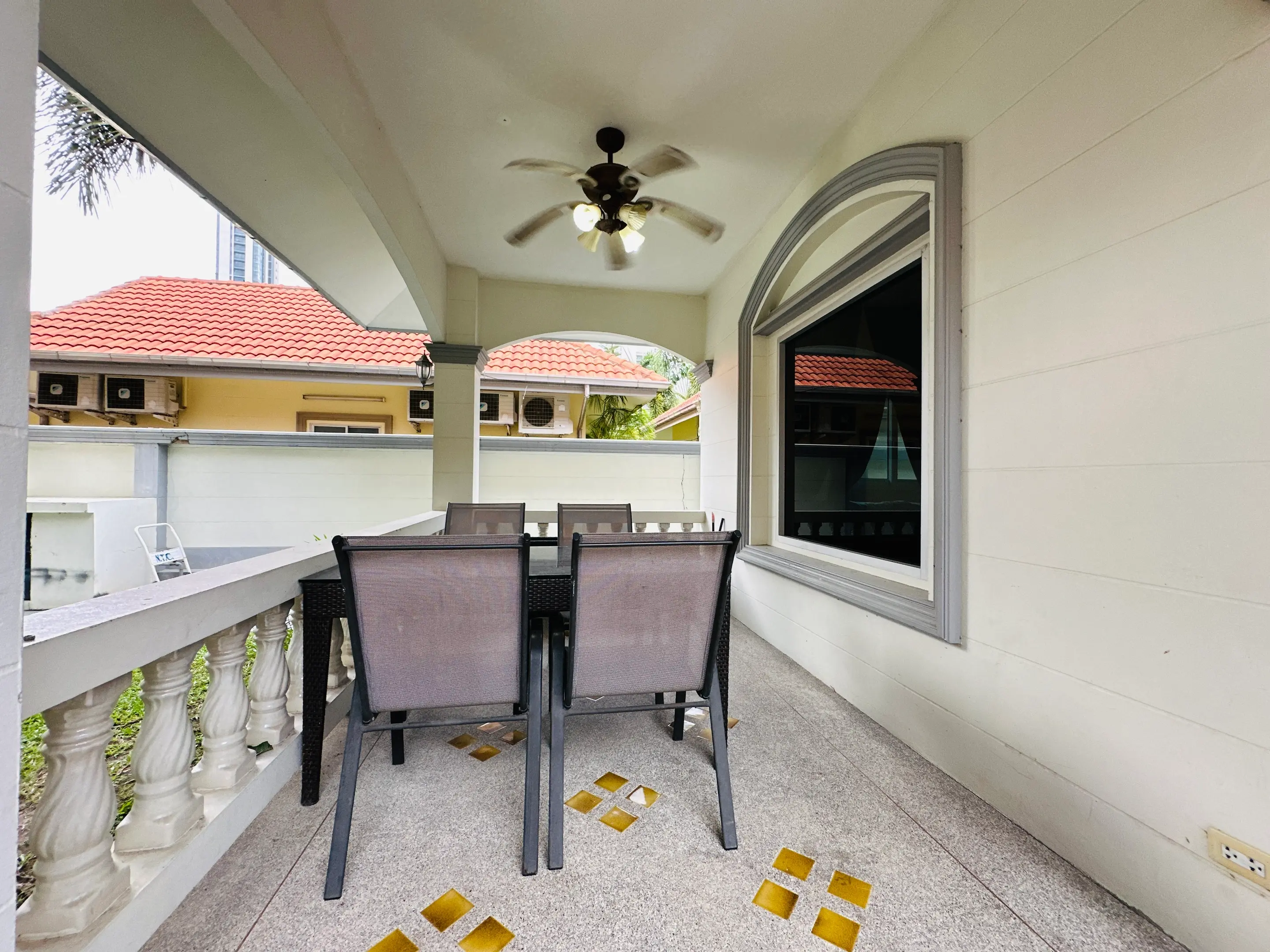 House in small Village - Near Beach - 3 Bedroom - Pratumnak - Pattaya