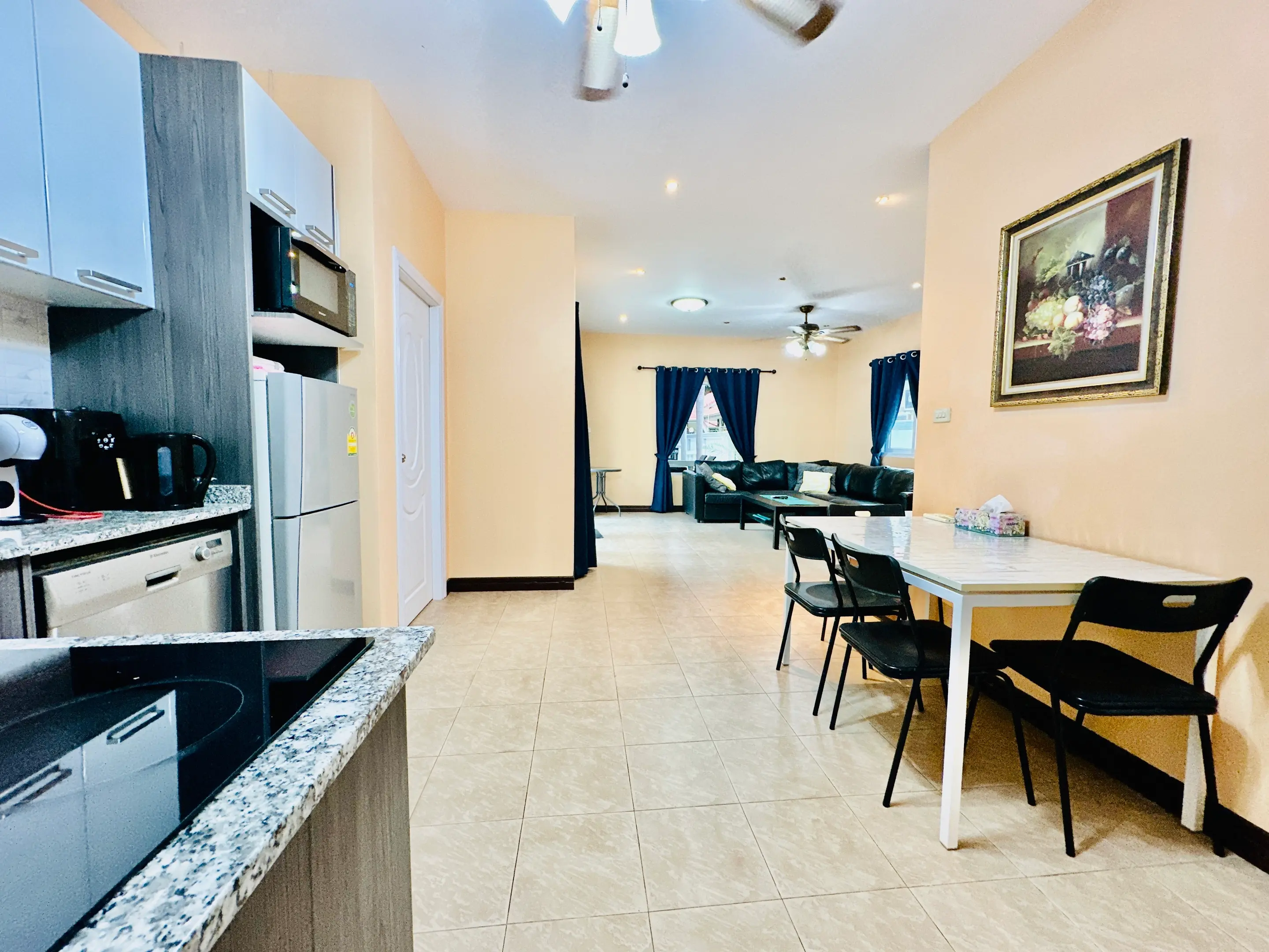 House in small Village - Near Beach - 3 Bedroom - Pratumnak - Pattaya