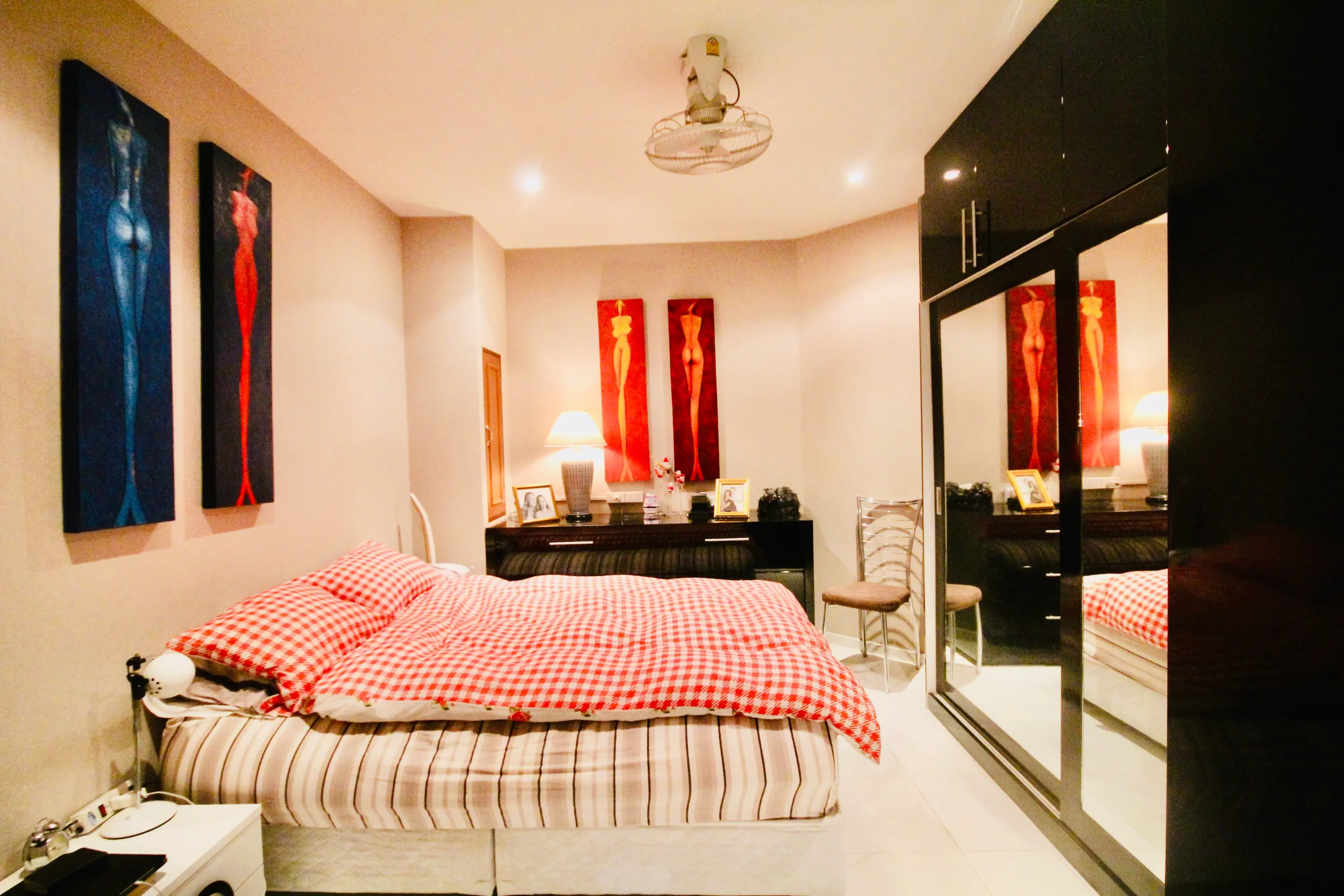 Pool and Sea View - 2 Bedroom - 2 Bathroom - Large Balcony - Pratamnak - Pattaya
