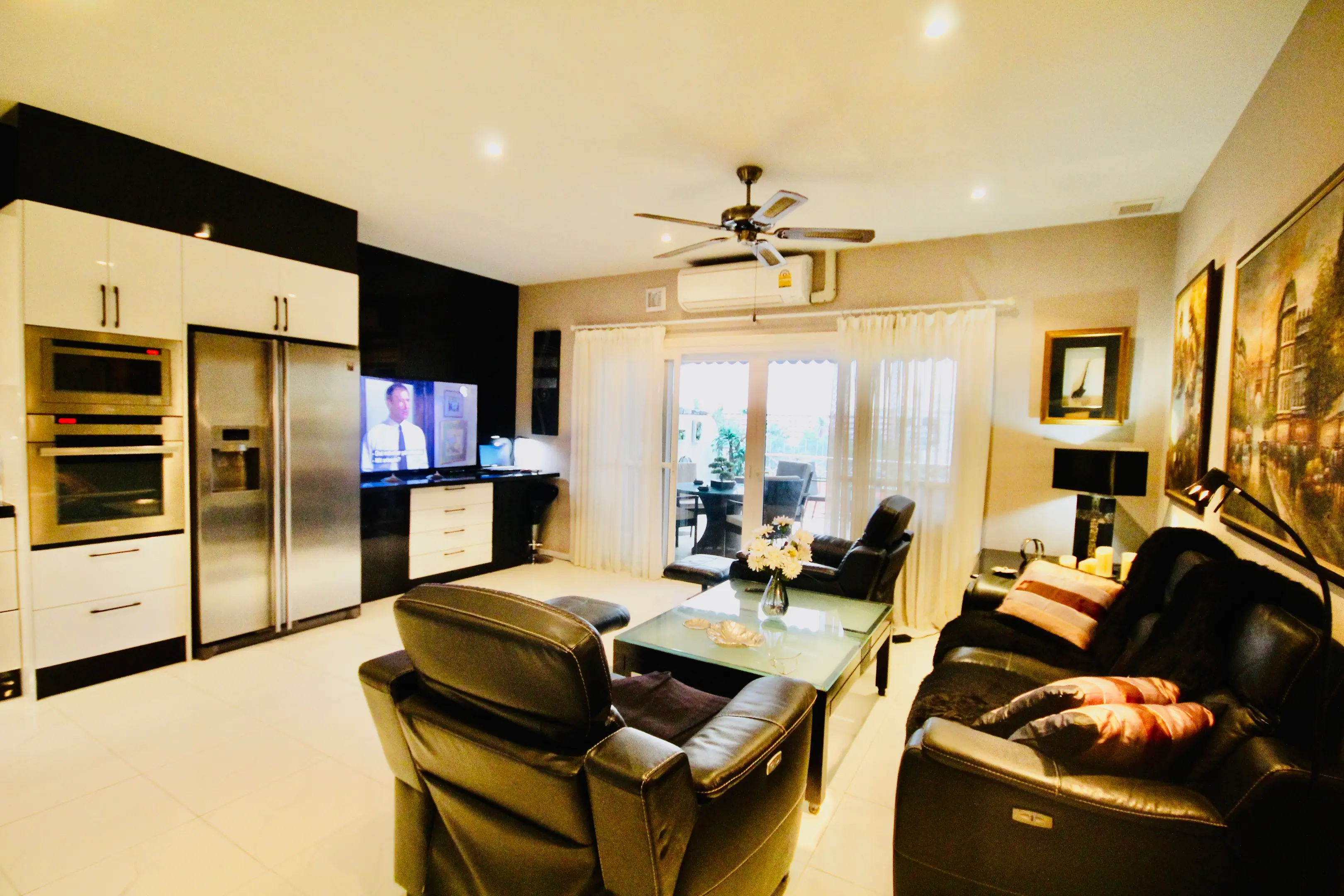 Pool and Sea View - 2 Bedroom - 2 Bathroom - Large Balcony - Pratamnak - Pattaya