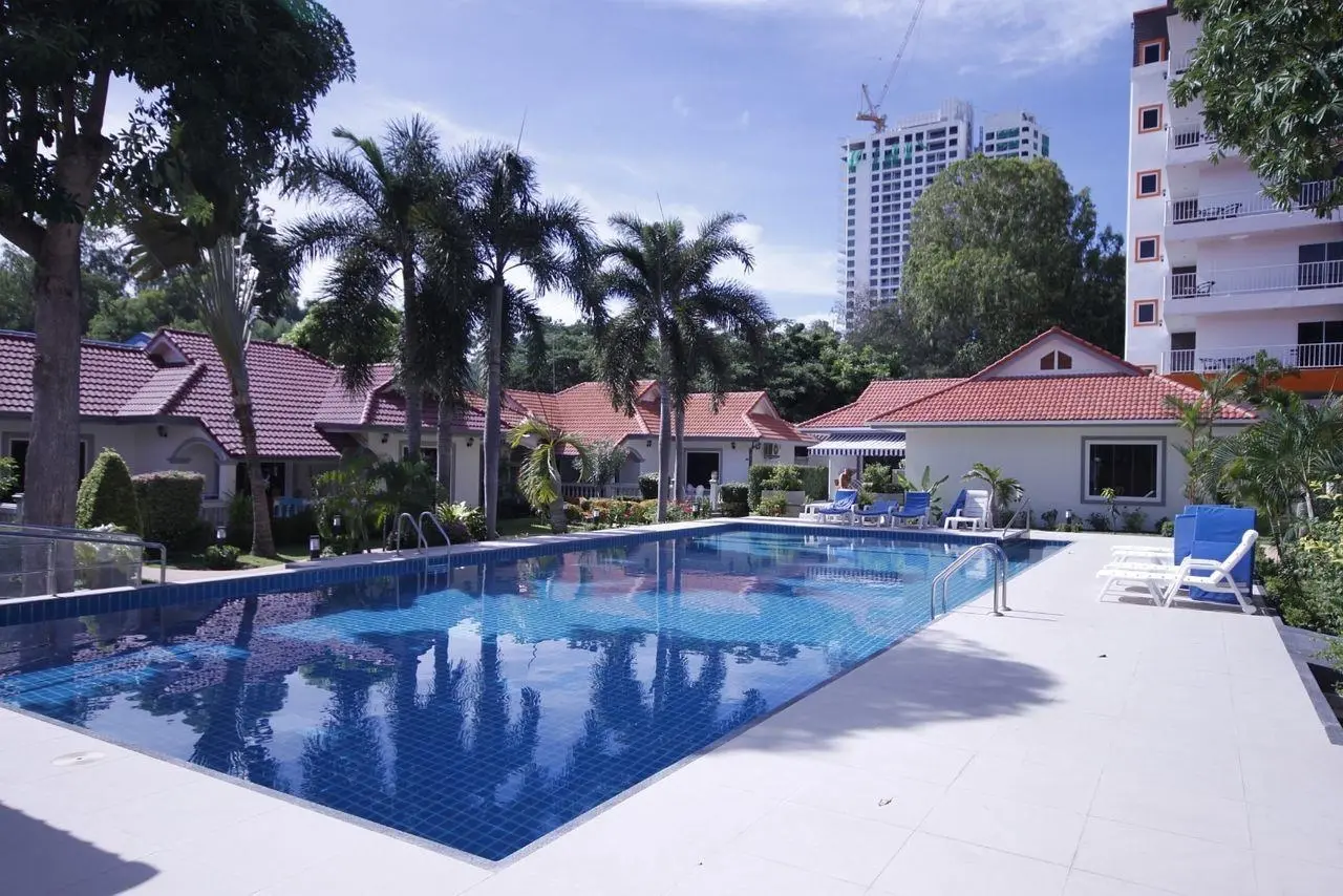 Pool and Sea View - 2 Bedroom - 2 Bathroom - Large Balcony - Pratamnak - Pattaya