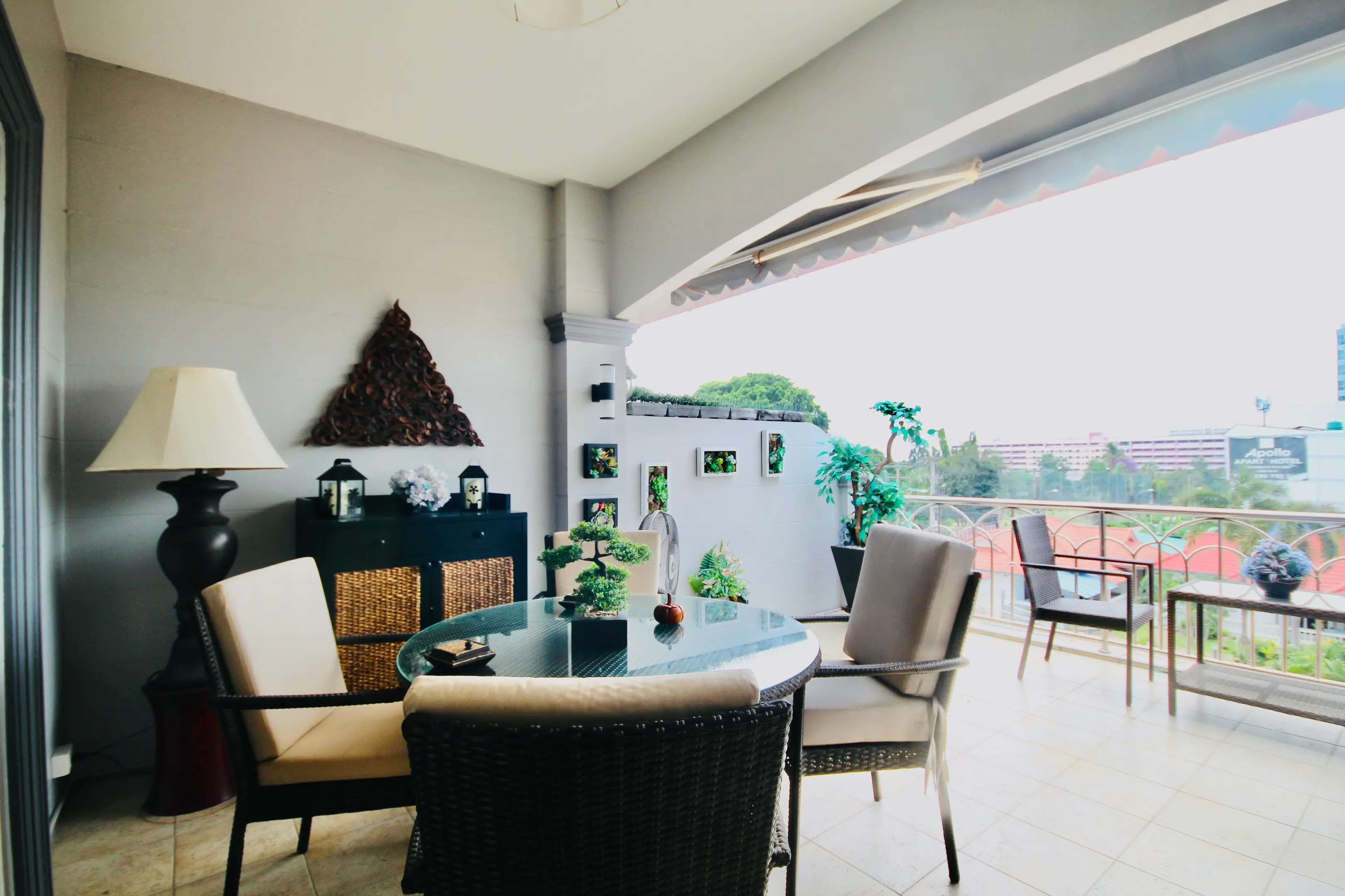 Pool and Sea View - 2 Bedroom - 2 Bathroom - Large Balcony - Pratamnak - Pattaya