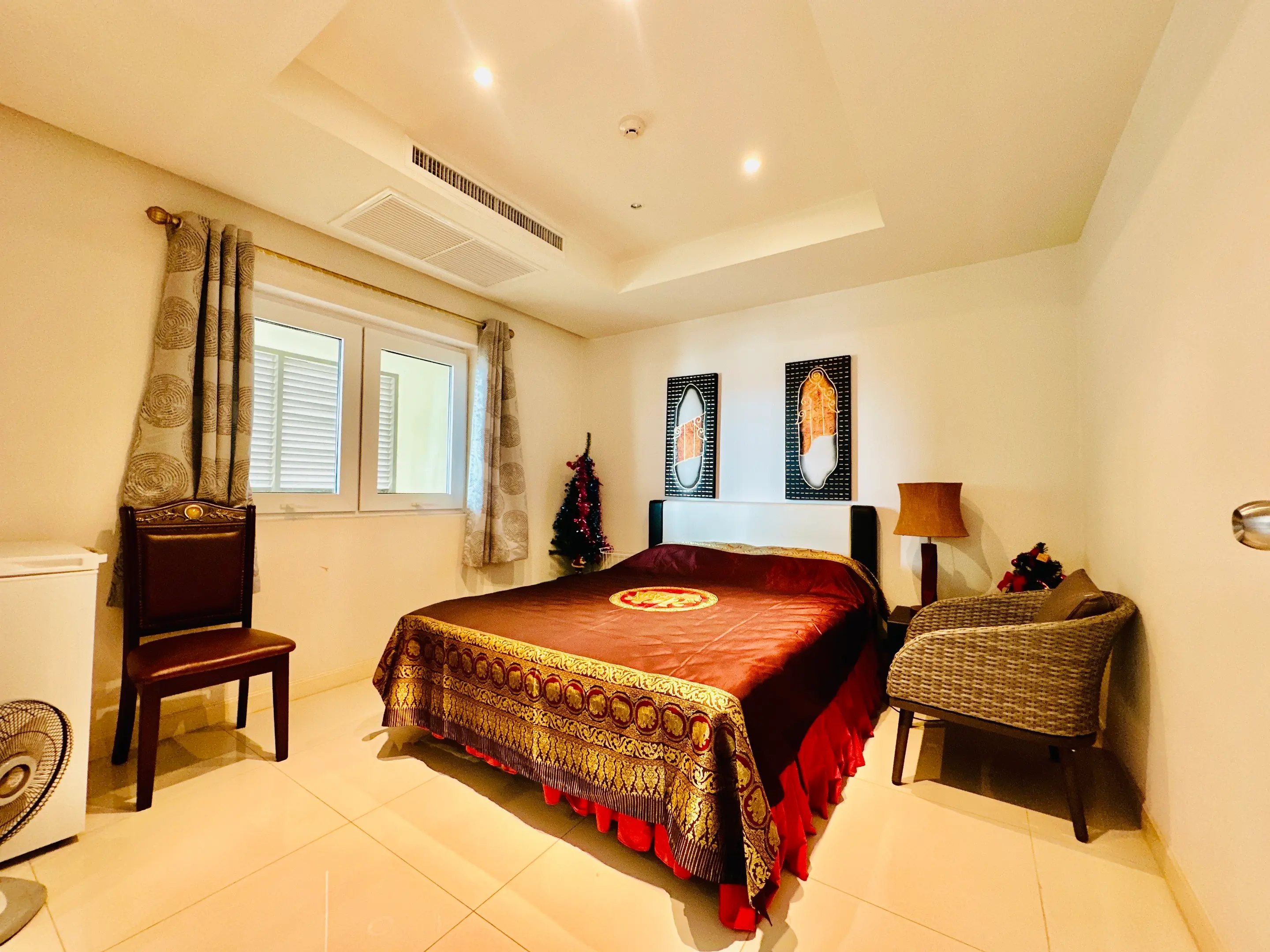 Sea and Pool View Condo - 2 Bed - 2 Bath - Pratamnak - Pattaya