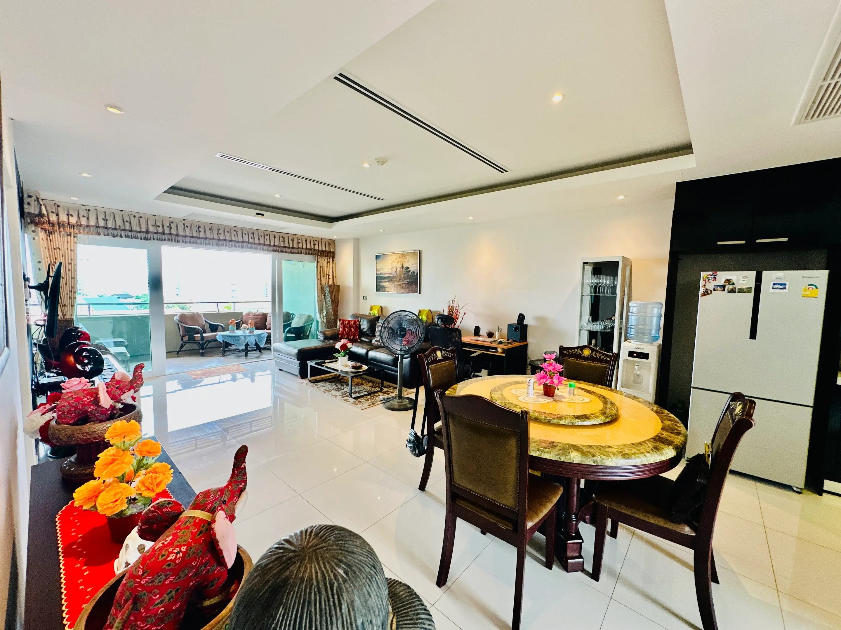 Sea and Pool View Condo - 2 Bed - 2 Bath - Pratamnak - Pattaya