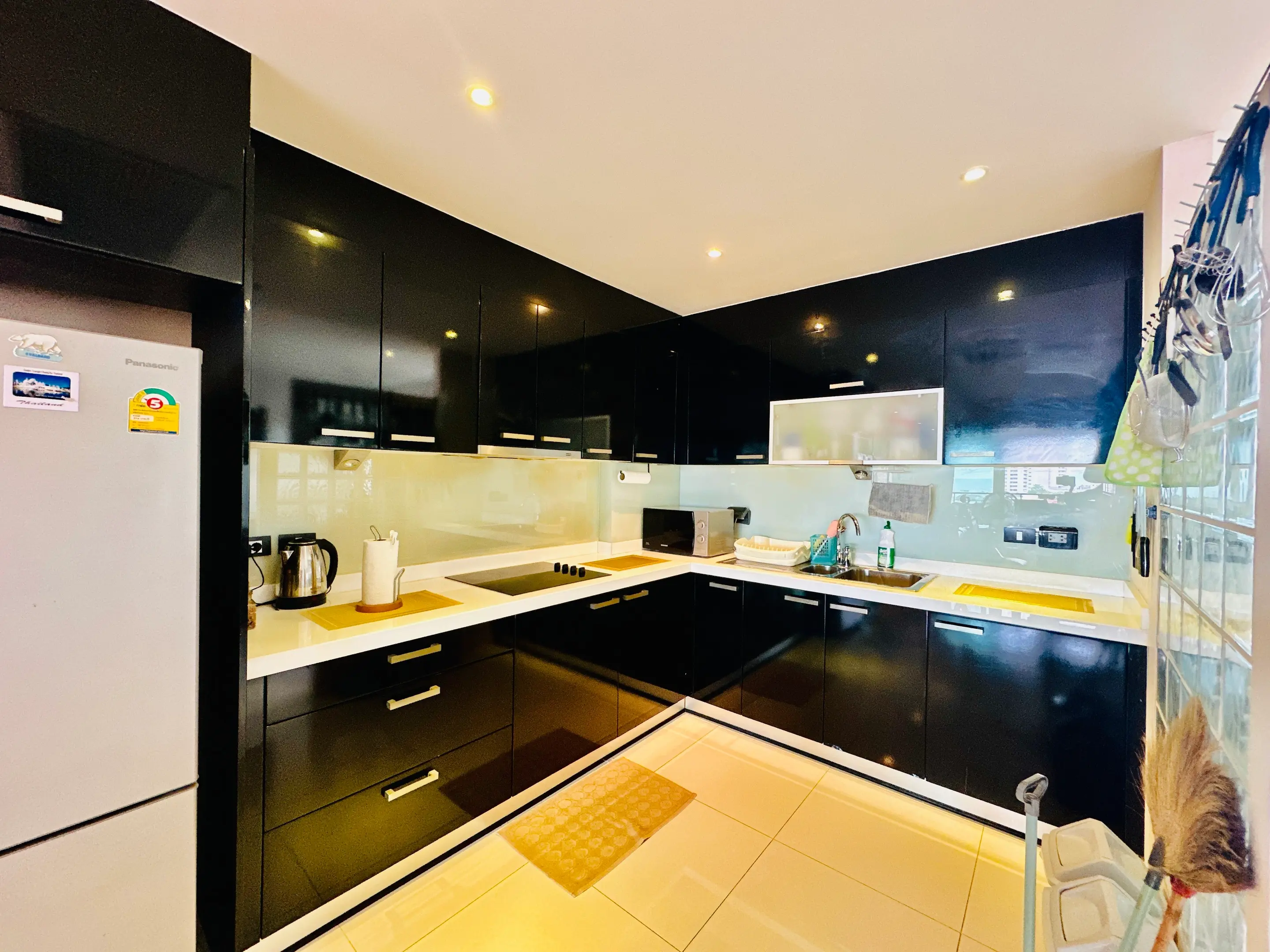 Sea and Pool View Condo - 2 Bed - 2 Bath - Pratamnak - Pattaya
