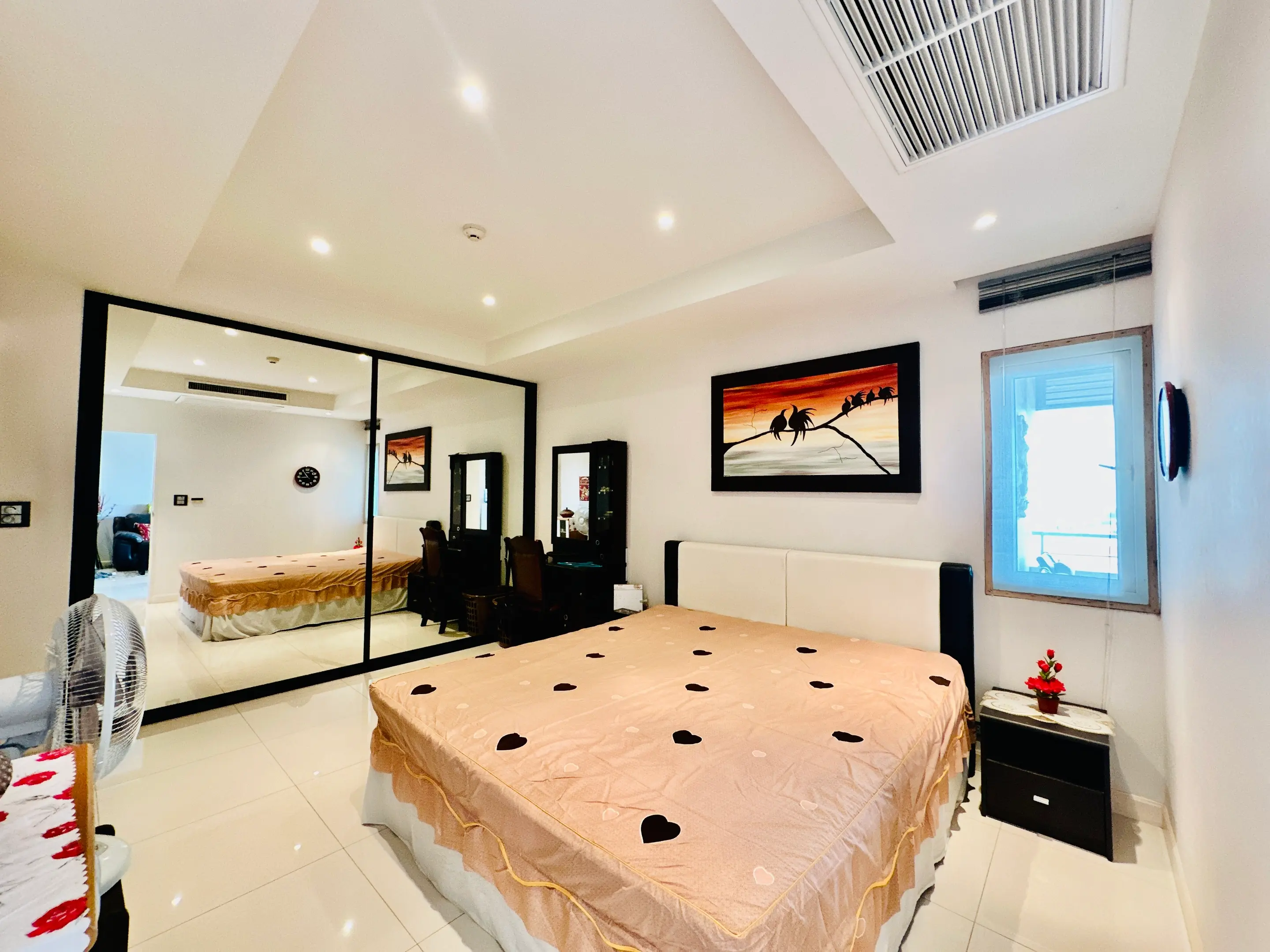 Sea and Pool View Condo - 2 Bed - 2 Bath - Pratamnak - Pattaya