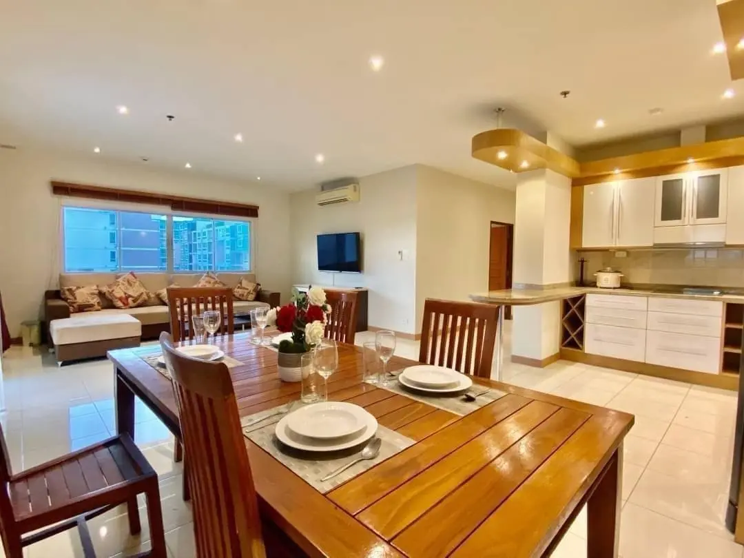 Large 3 Bed Condo - Corner Unit - Foreign Name - Pratumnak - Pattaya