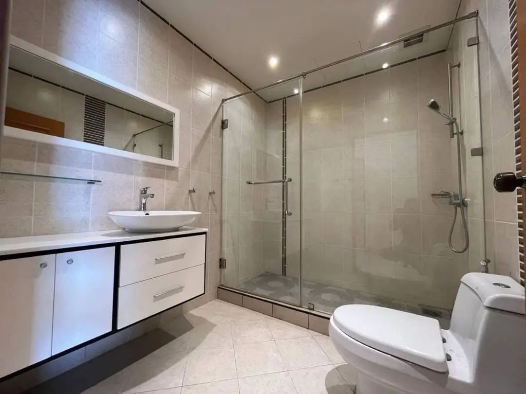 Large 3 Bed Condo - Corner Unit - Foreign Name - Pratumnak - Pattaya