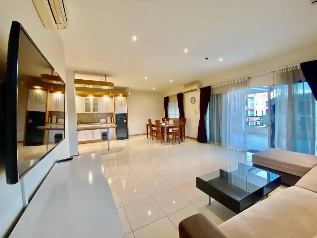 Large 3 Bed Condo - Corner Unit - Foreign Name - Pratumnak - Pattaya