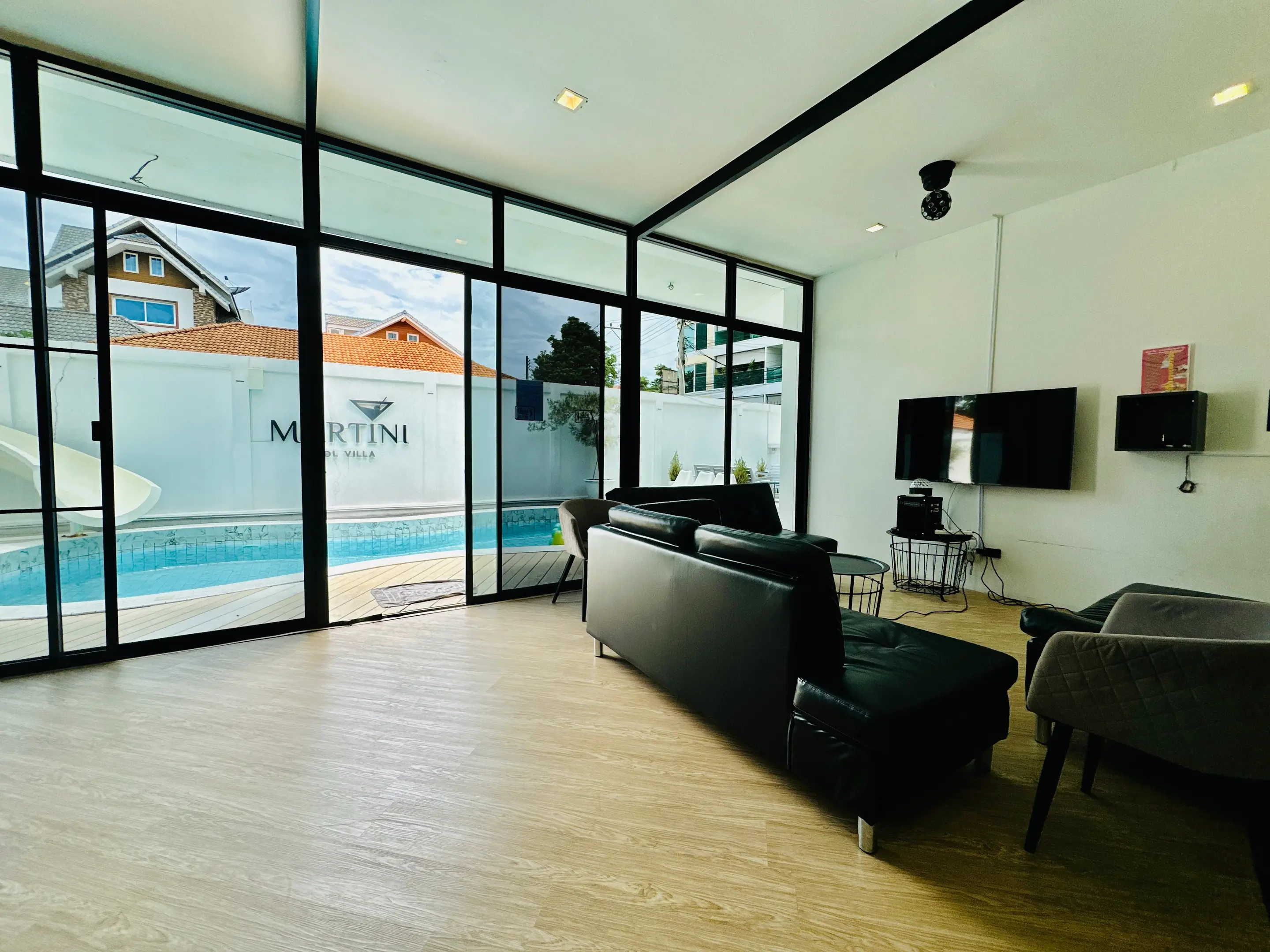 Pool Villa Pratumnak - Good Location - 3 Bed - 4 Bathroom