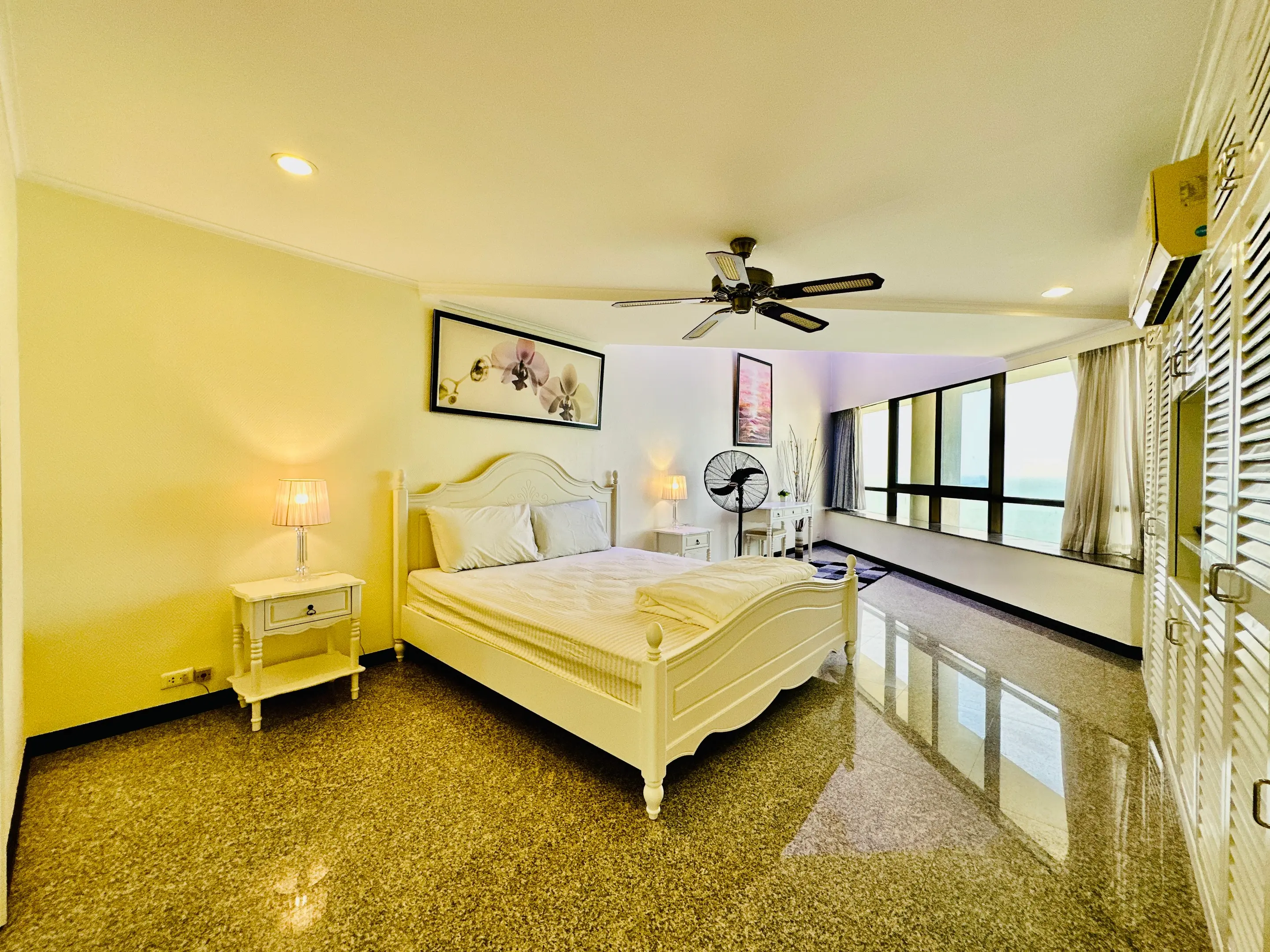 Jomtien Plaza - Beachfront - Duplex - Foreign Name - Pool and Sea View