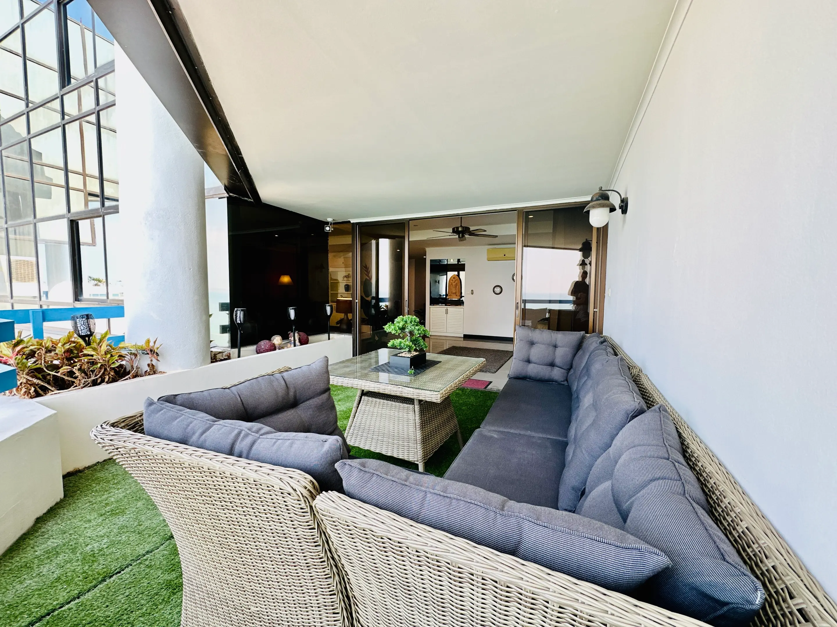 Jomtien Plaza - Beachfront - Duplex - Foreign Name - Pool and Sea View
