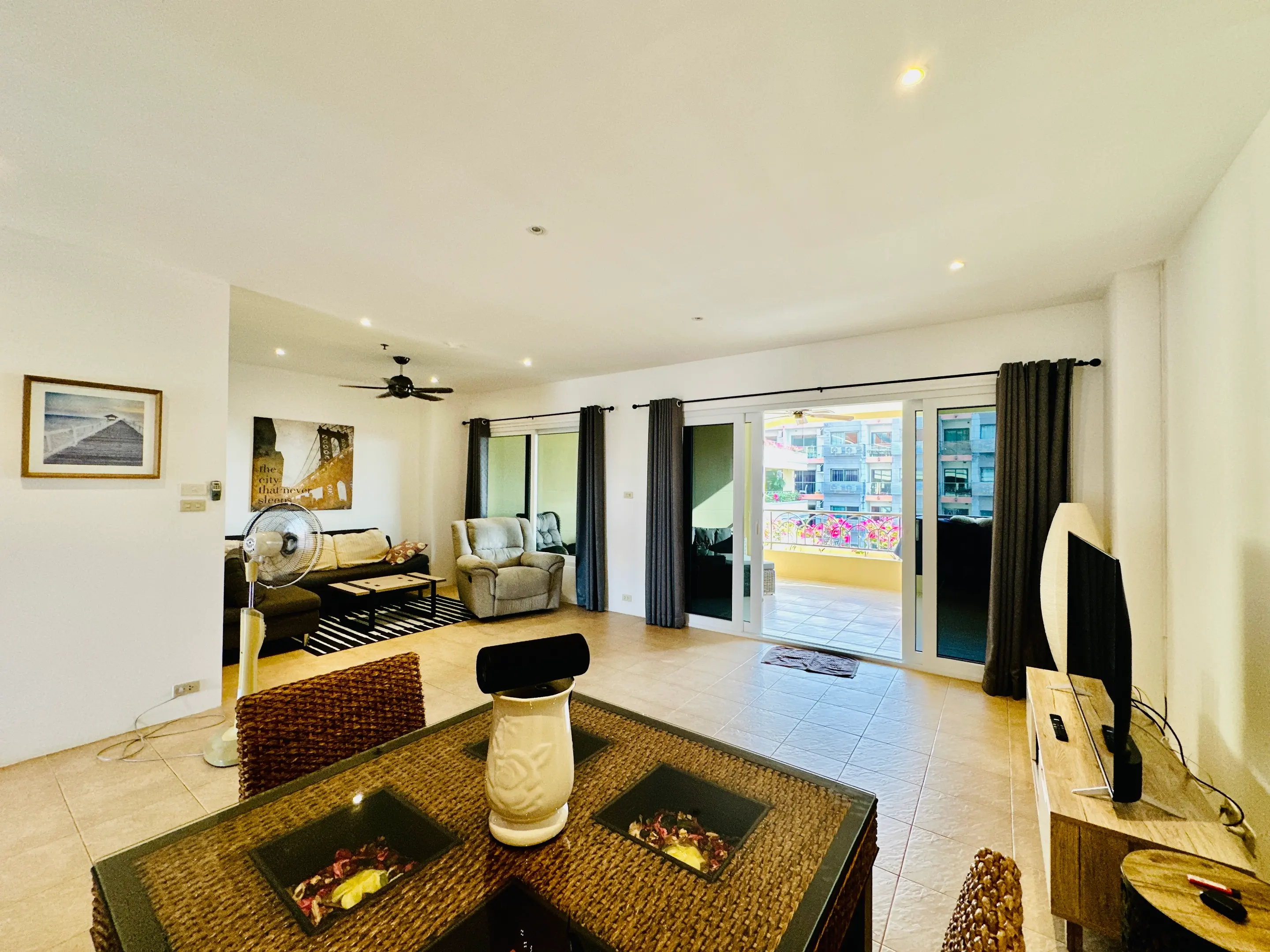 Partly Sea View - Large Coverd Balcony - Pratumank - Pattaya