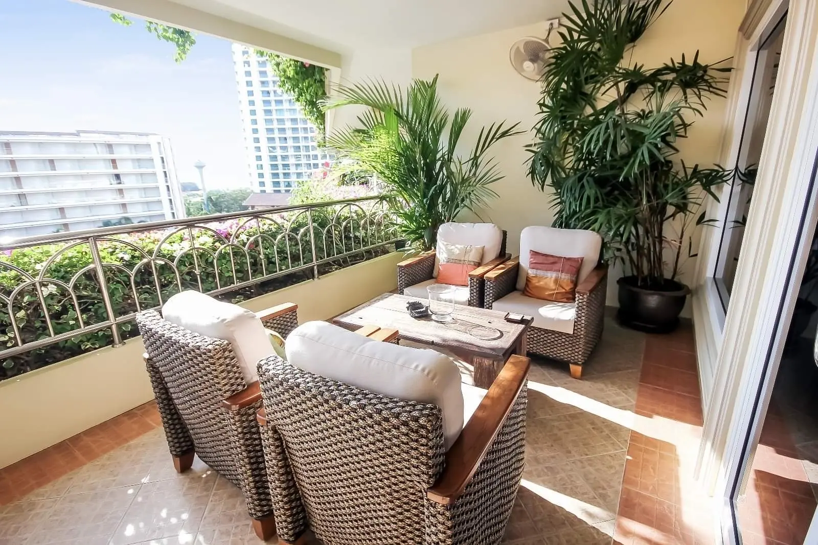 3 Bedroom - 147 kvm - Partly Sea View - Pratumnak - Pattaya