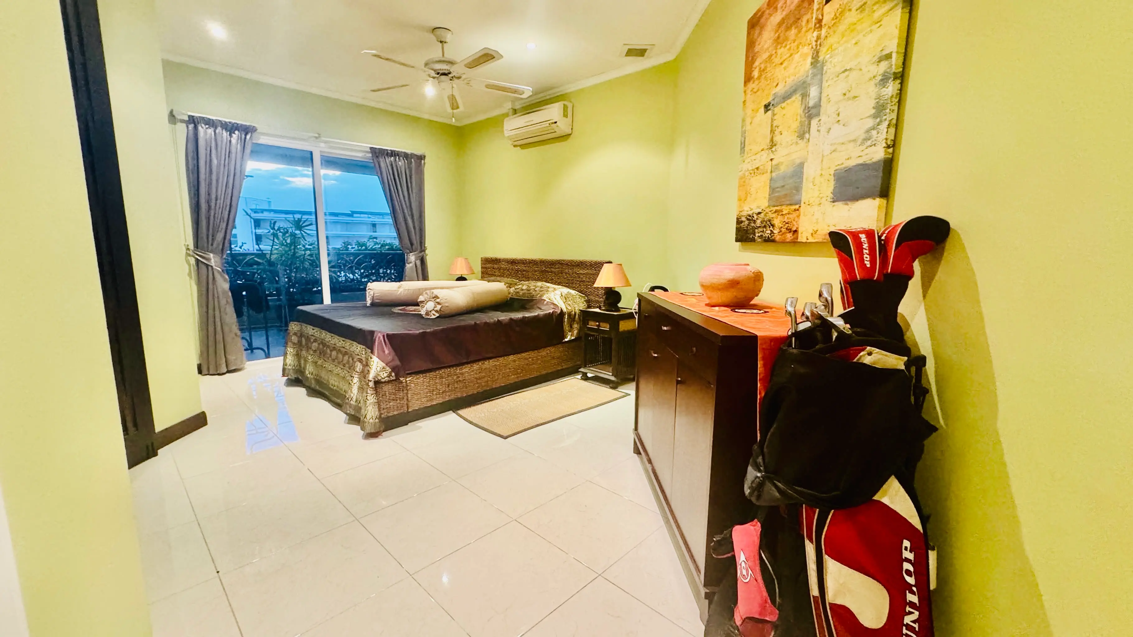 3 Bedroom - 147 kvm - Partly Sea View - Pratumnak - Pattaya