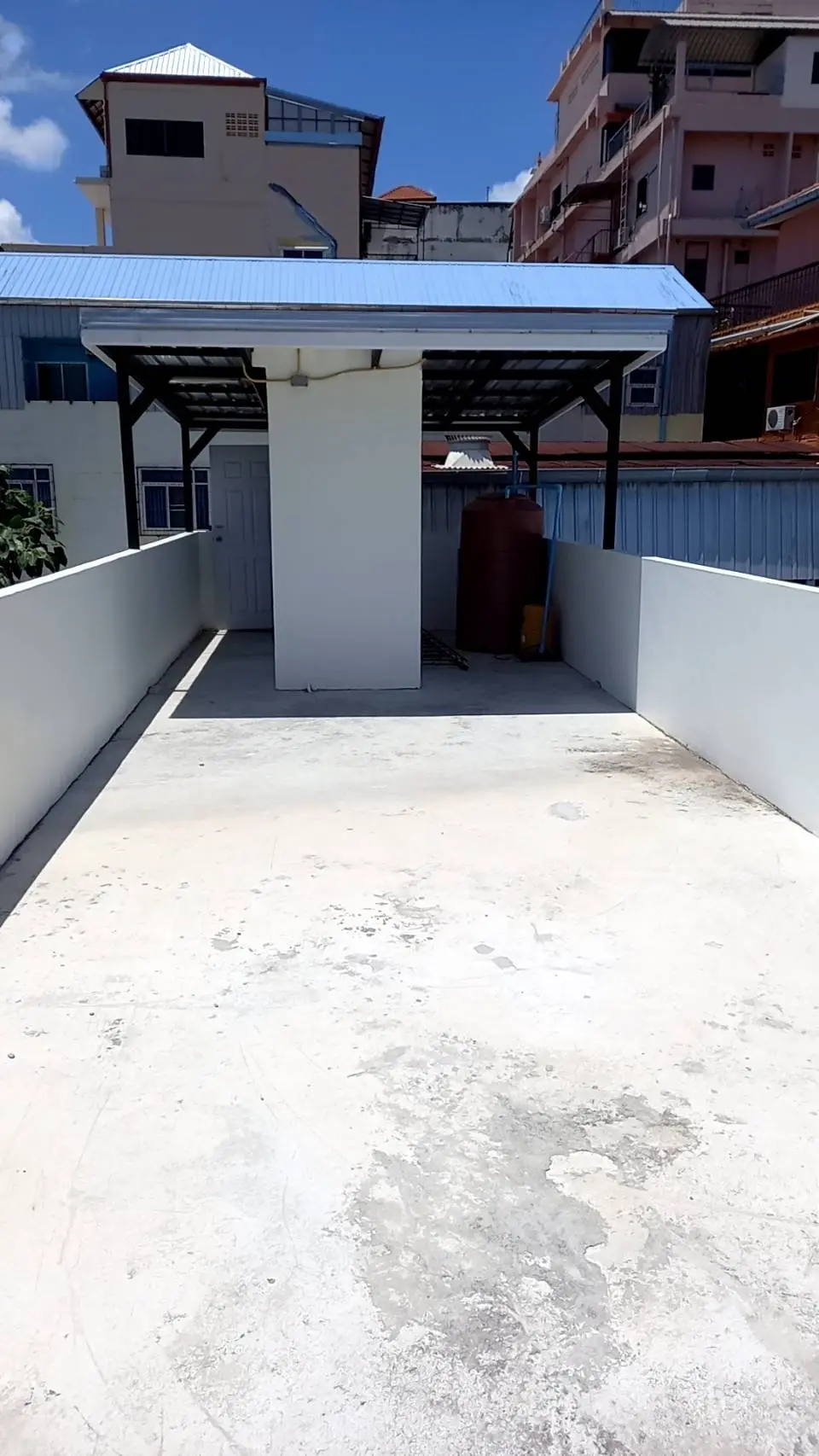 Shop House - Walking Street - Soi BJ - Roof top Terrace 