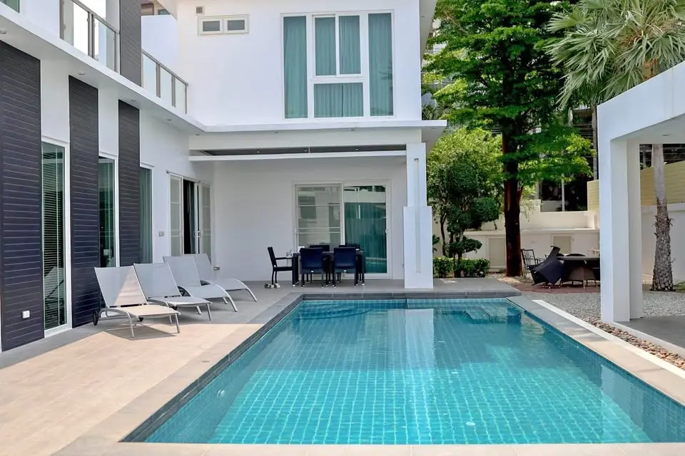 Luxury Pool Villa - Jomtien - 5 Bedroom - Fully Furnished