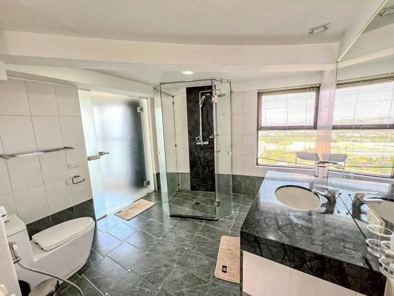 Metro Jomtien - Foreign Name - Corner Unit - 3 Bedroom - Sea View