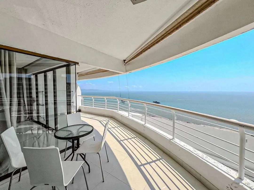 Metro Jomtien - Foreign Name - Corner Unit - 3 Bedroom - Sea View