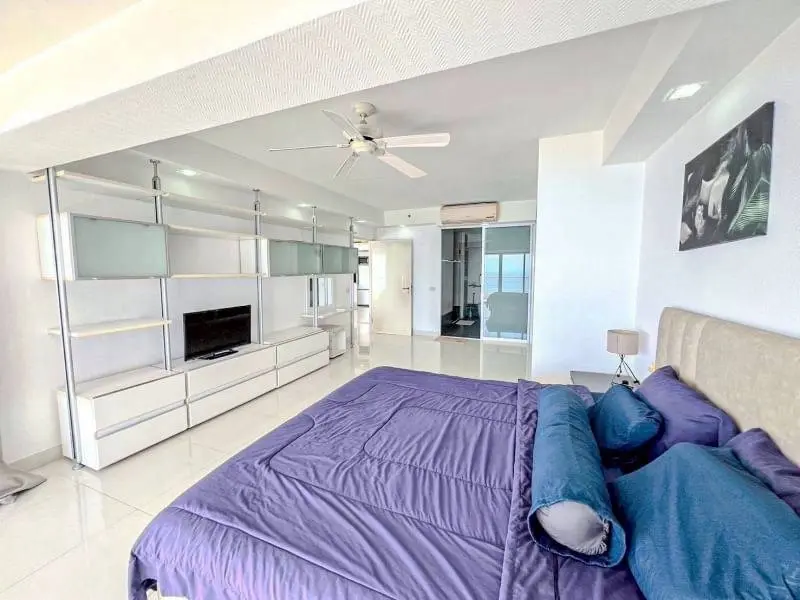 Metro Jomtien - Foreign Name - Corner Unit - 3 Bedroom - Sea View