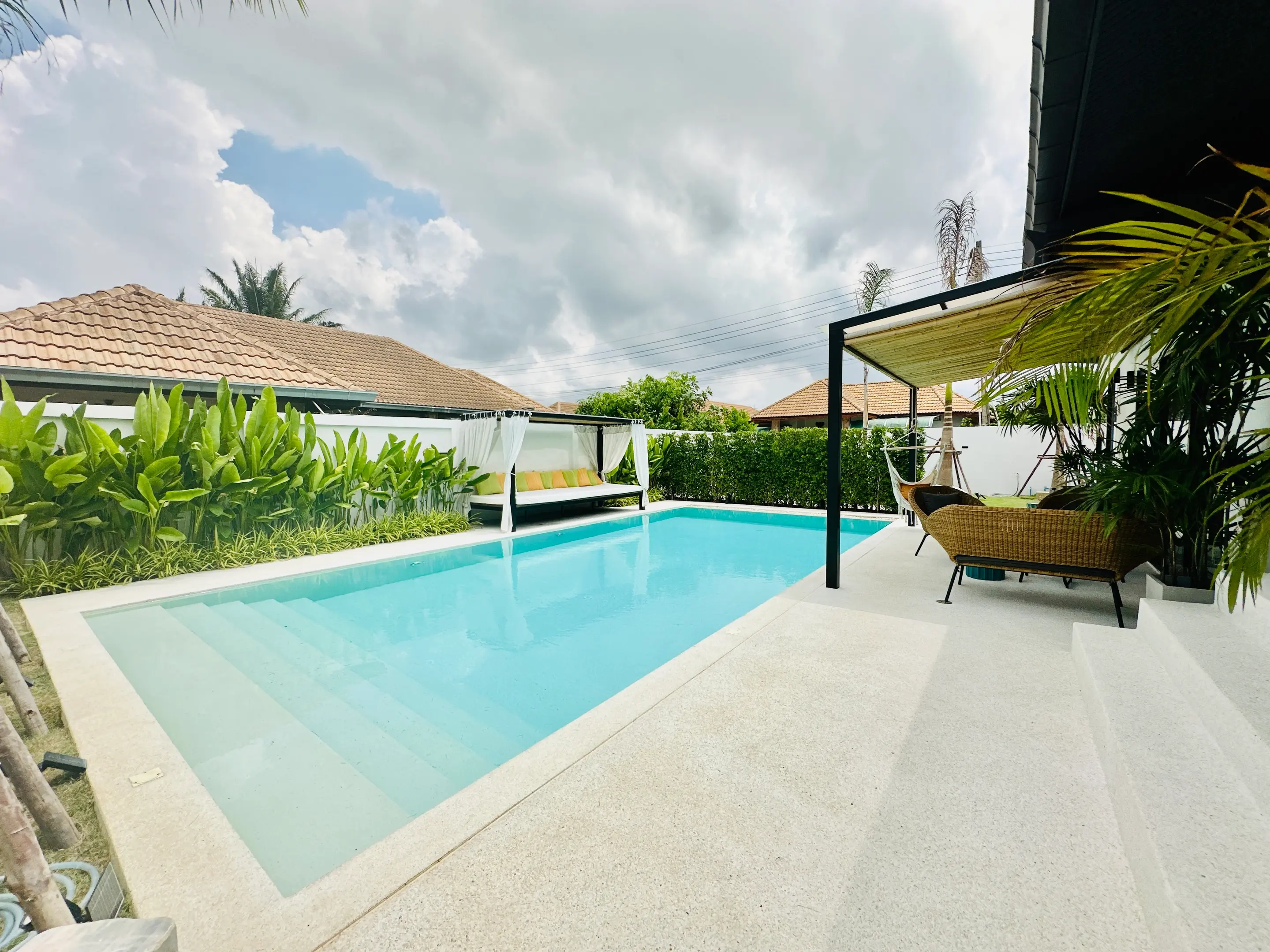 Luxury Pool Villa - East Pattaya - 5 Bedroom - Srisuk Village - Pattaya