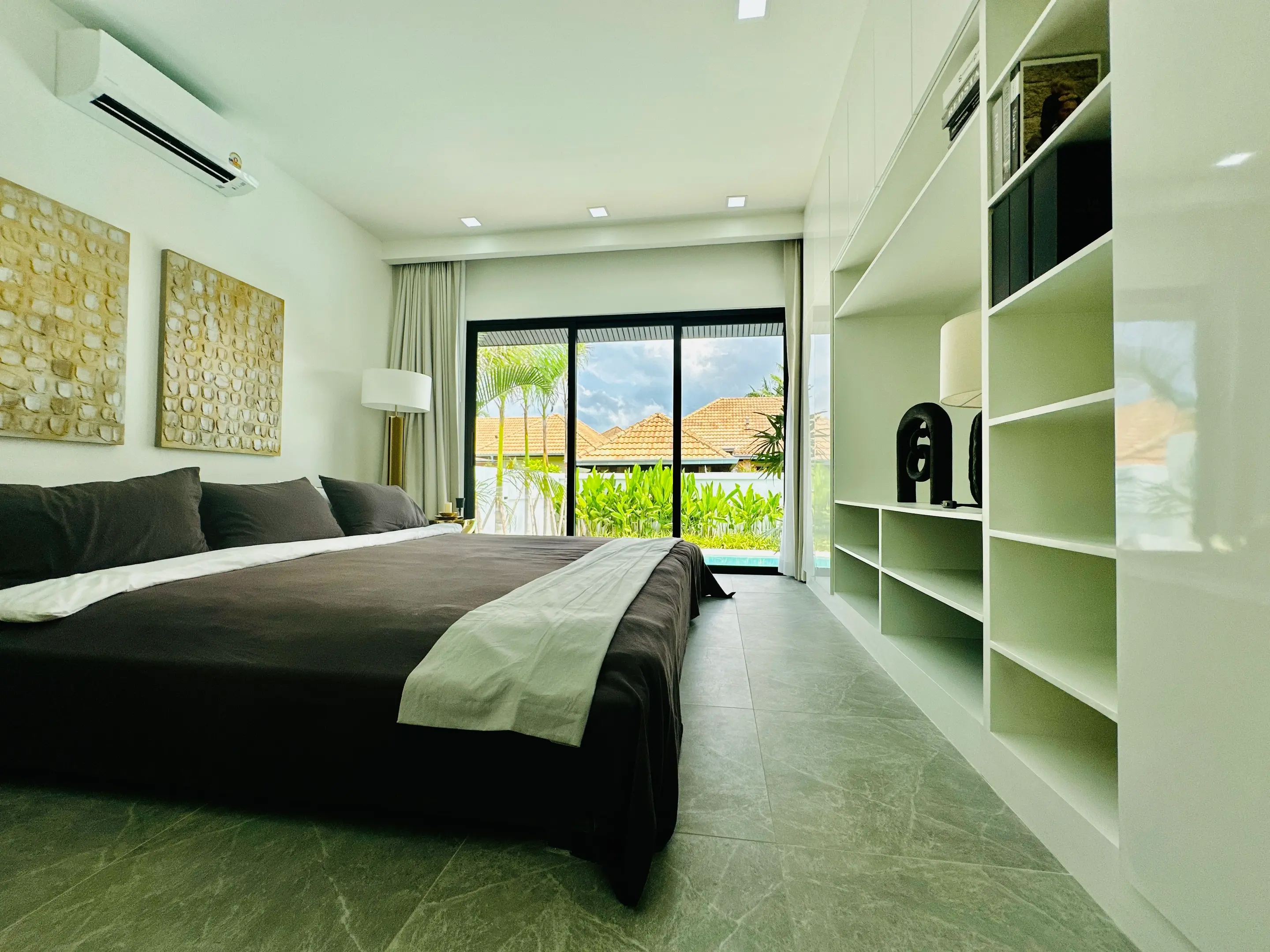 Luxury Pool Villa - East Pattaya - 5 Bedroom - Srisuk Village - Pattaya