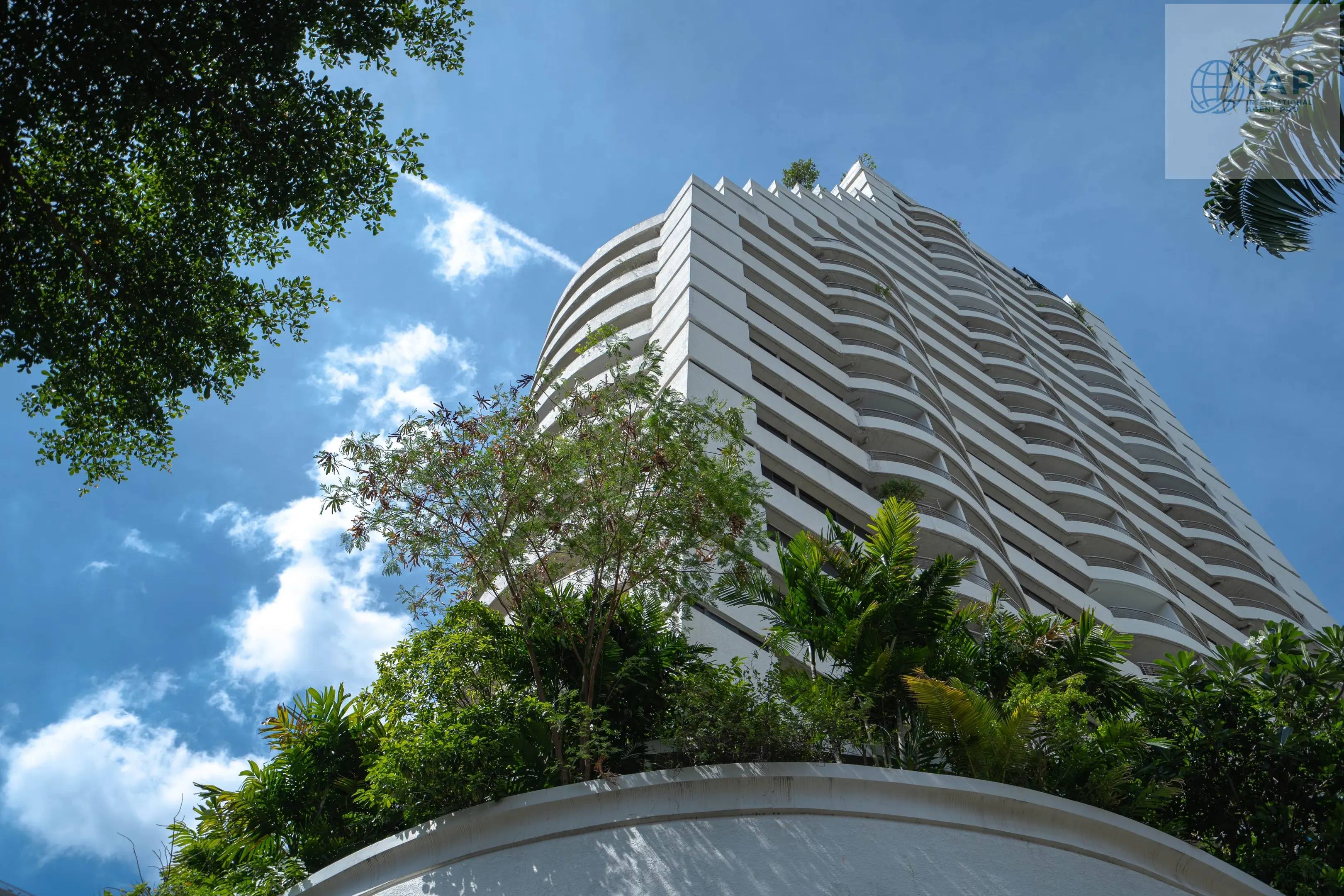 Light, Modern 2-Bed Condo with Smart Storage and Outdoor Pool on Sukhumvit 39