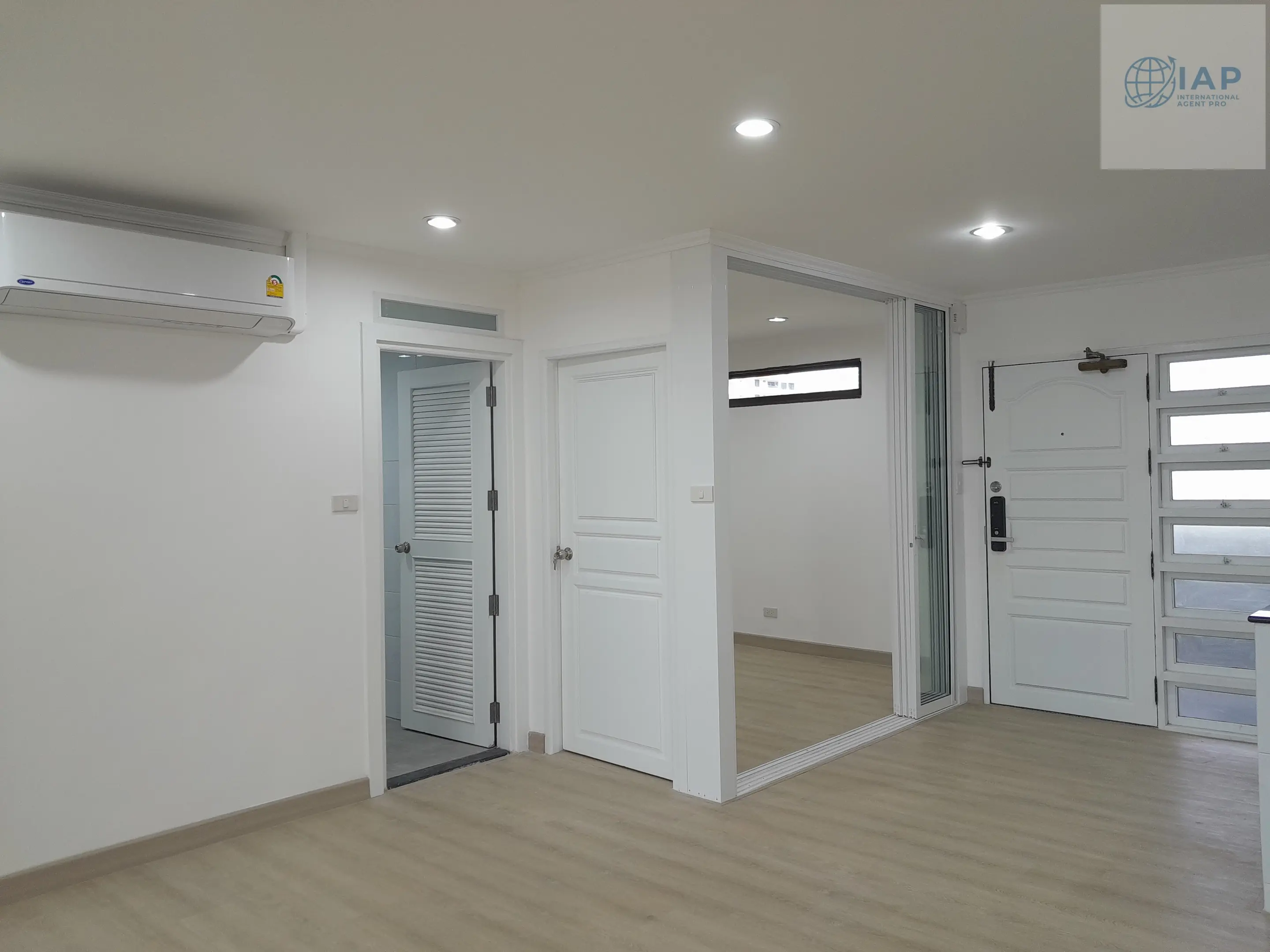 Light, Modern 2-Bed Condo with Smart Storage and Outdoor Pool on Sukhumvit 39
