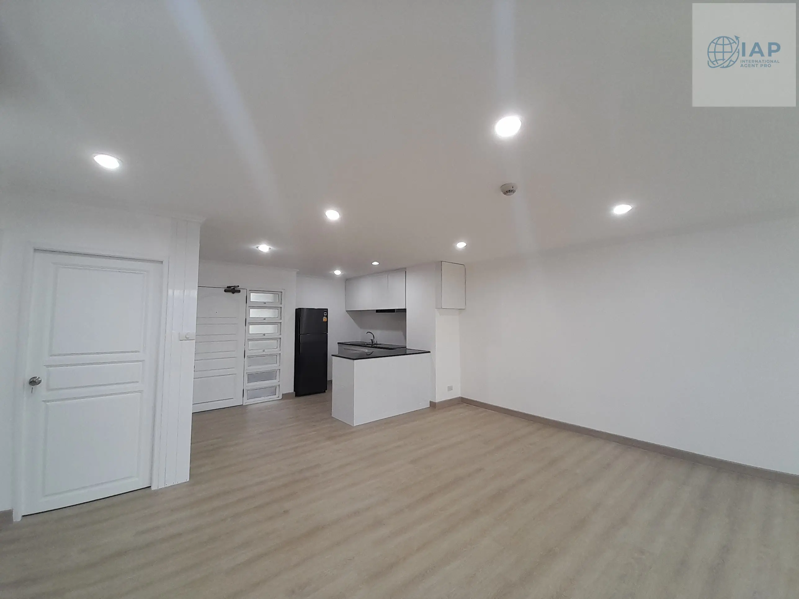 Light, Modern 2-Bed Condo with Smart Storage and Outdoor Pool on Sukhumvit 39