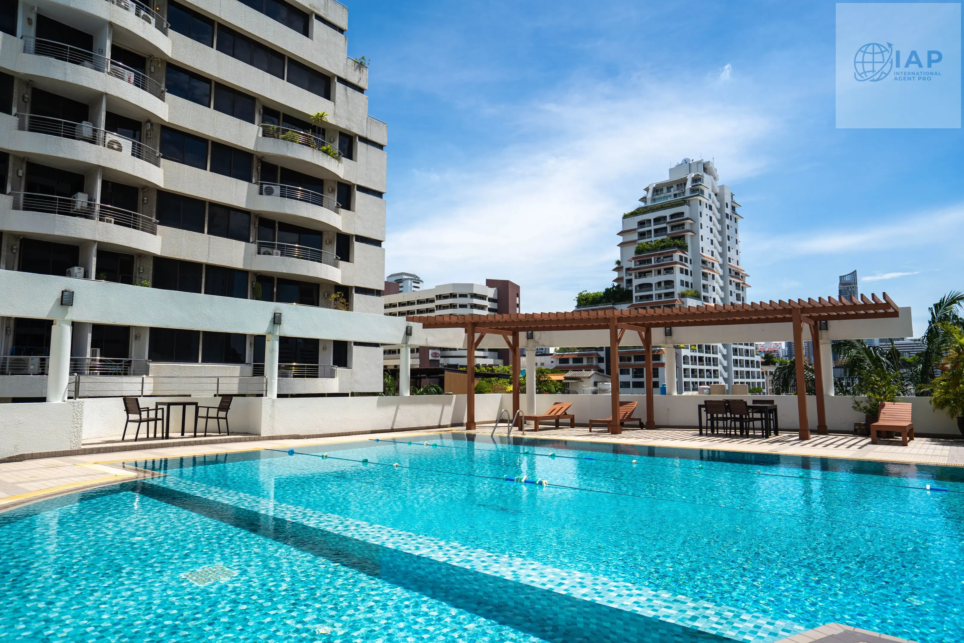 Light, Modern 2-Bed Condo with Smart Storage and Outdoor Pool on Sukhumvit 39