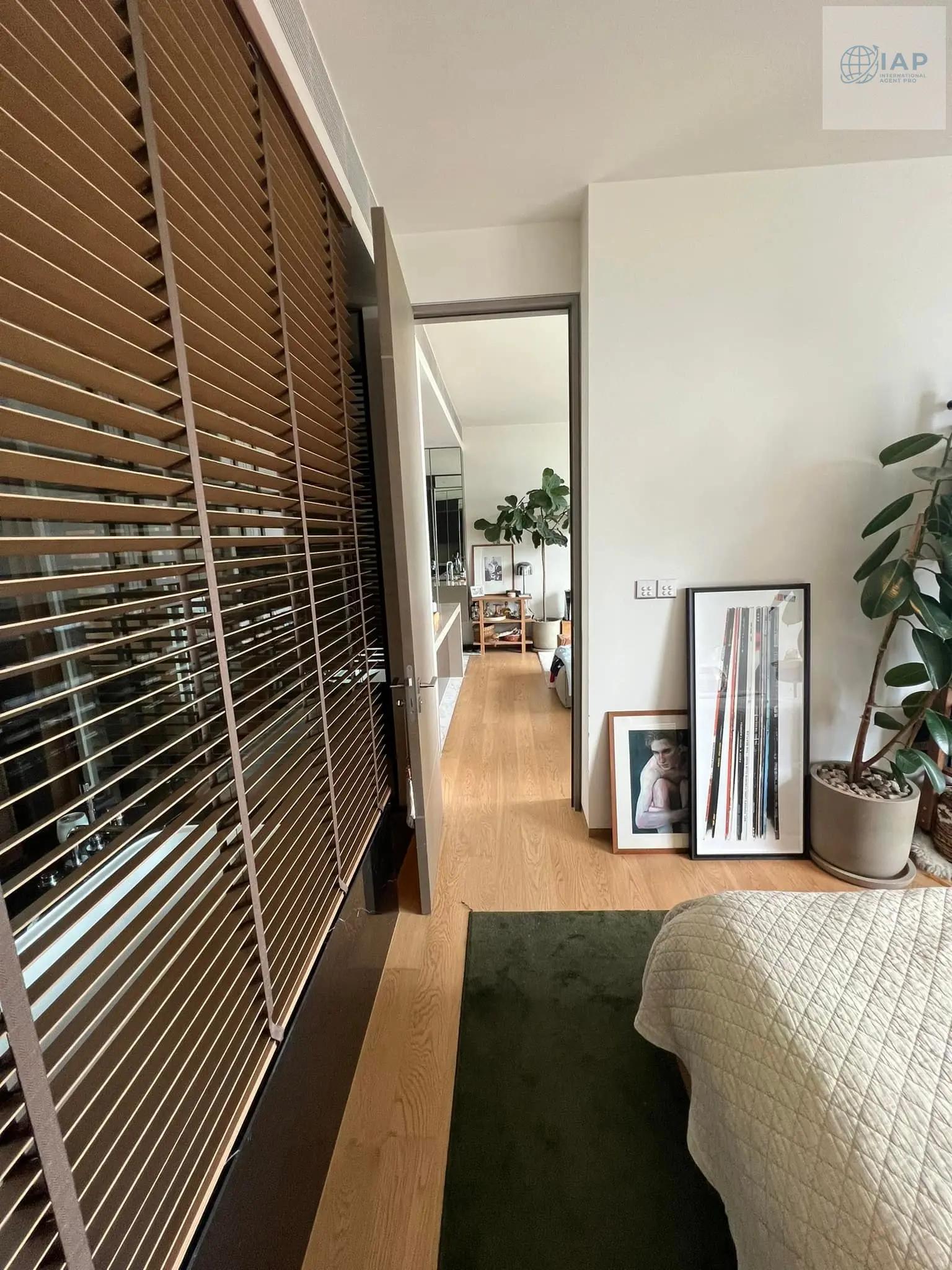 Bright 1-Bedroom Condo with Panoramic City and Park Views in Si Lom