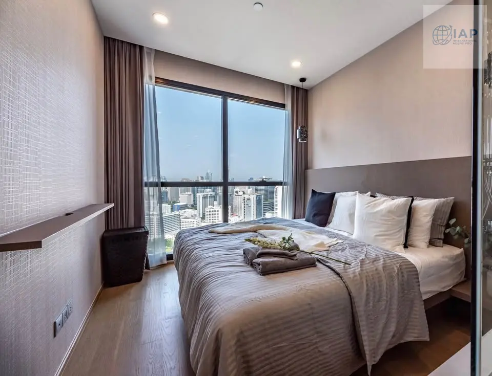Two-Bedroom Condo on 37th Floor with Panoramic City Views in Bang Rak
