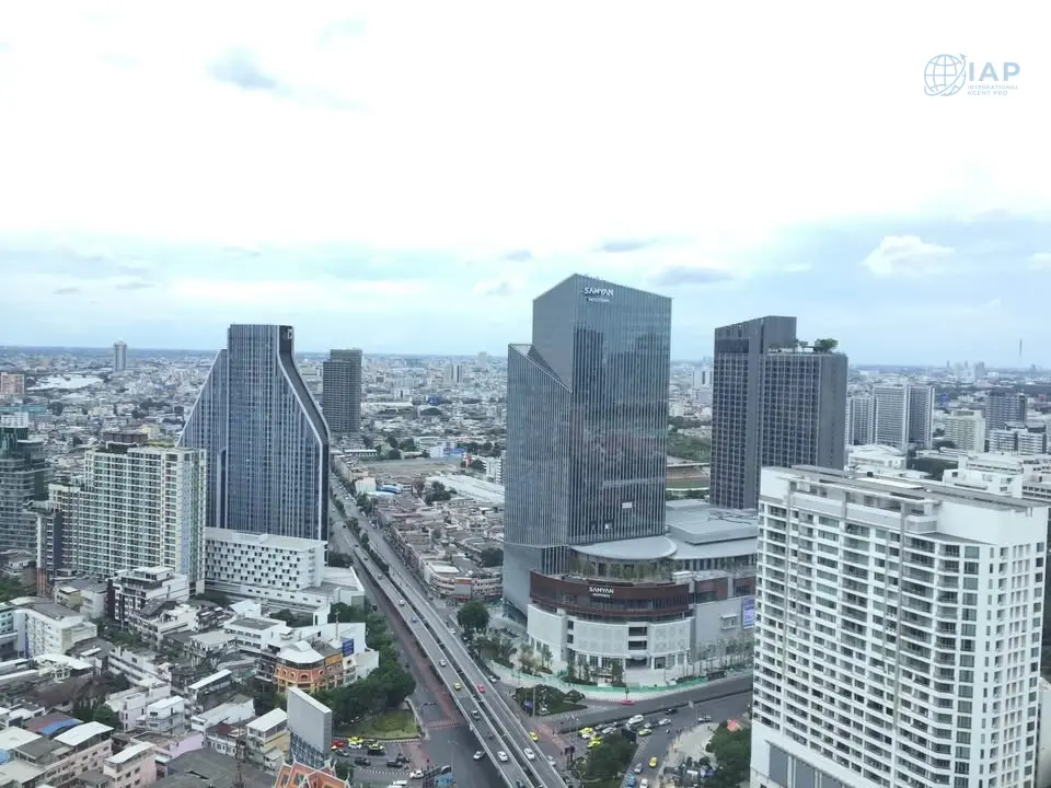 Two-Bedroom Condo on 37th Floor with Panoramic City Views in Bang Rak