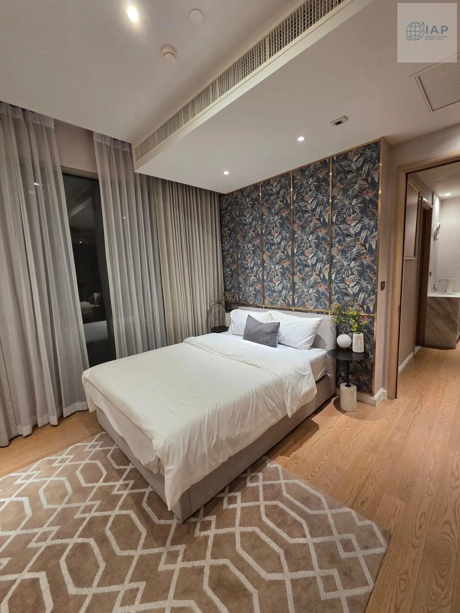 Magnolia Icon Siam