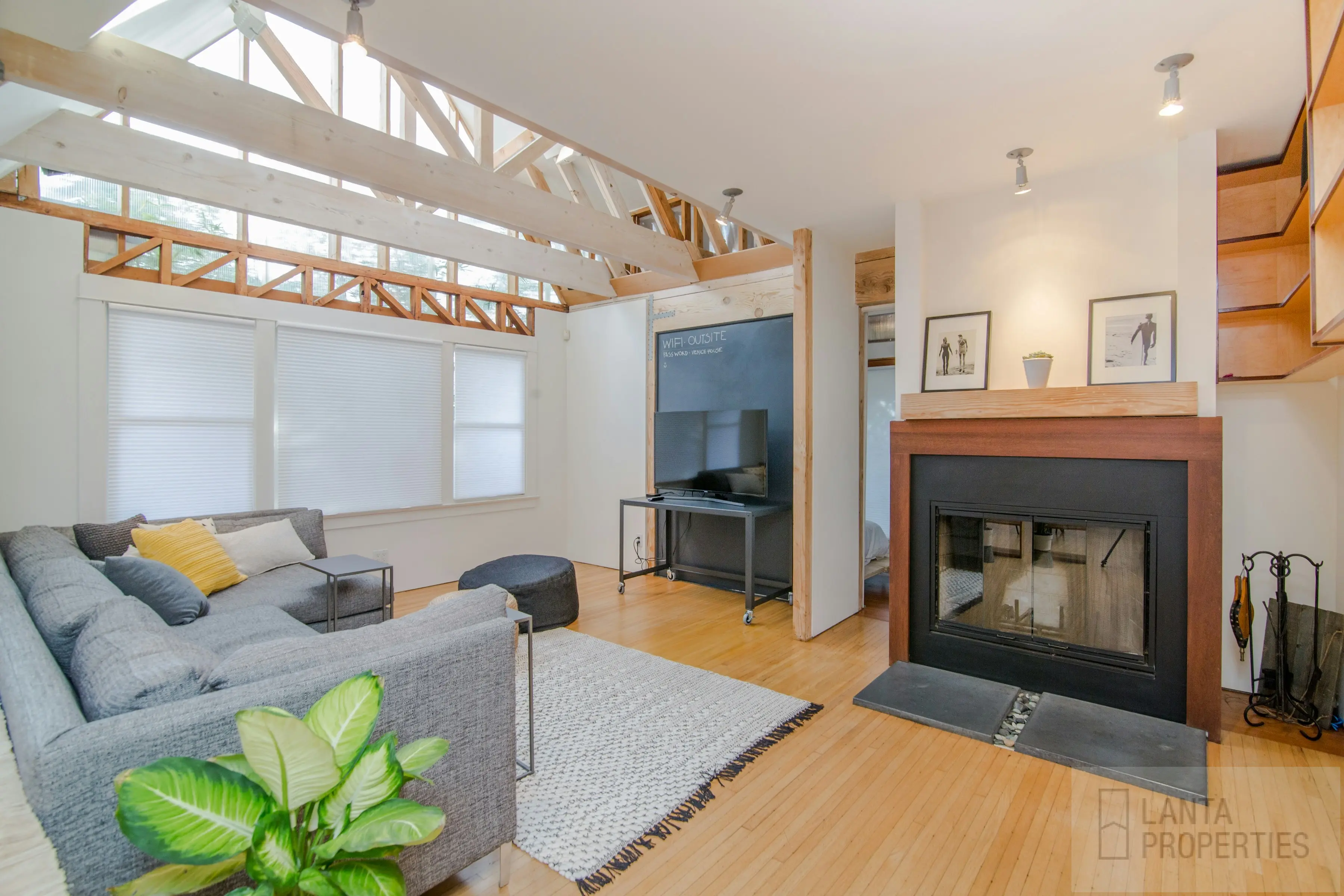 Cozy 1-Bedroom Condo with Ocean Views and Balcony in Krabi