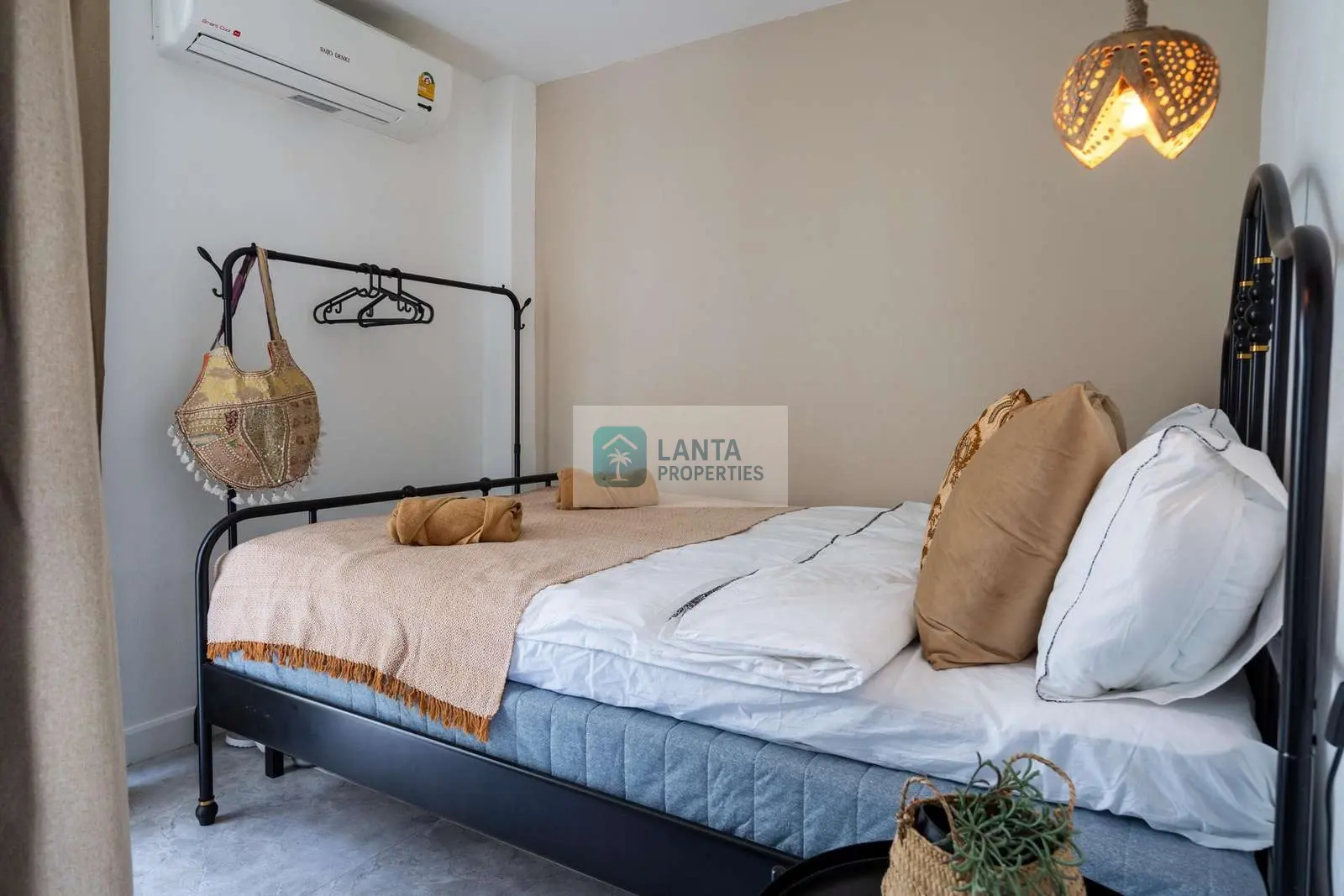 Charming 3-Bedroom House with Pool and Sea View in Koh Lanta