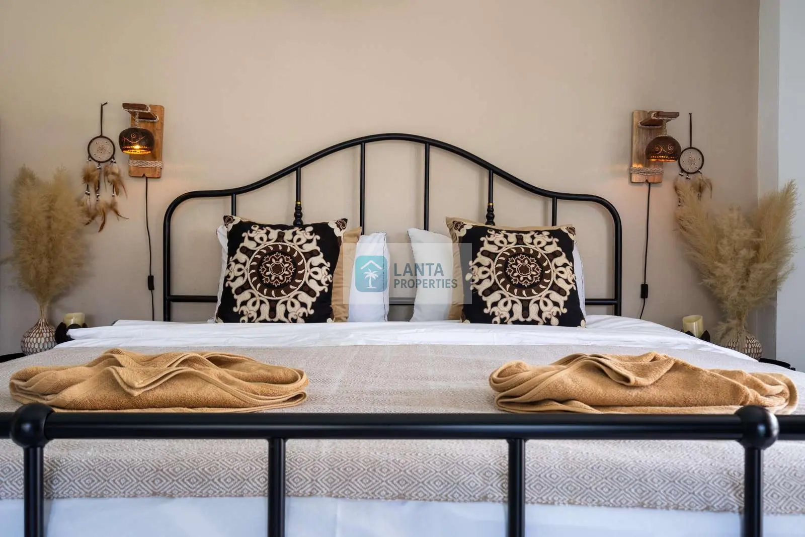 Charming 3-Bedroom House with Pool and Sea View in Koh Lanta