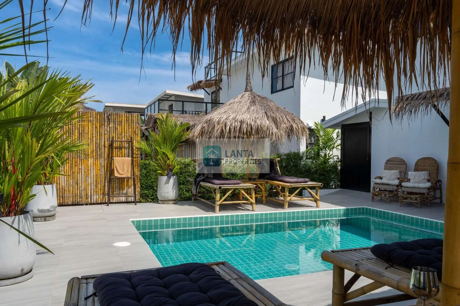 Charming 3-Bedroom House with Pool and Sea View in Koh Lanta