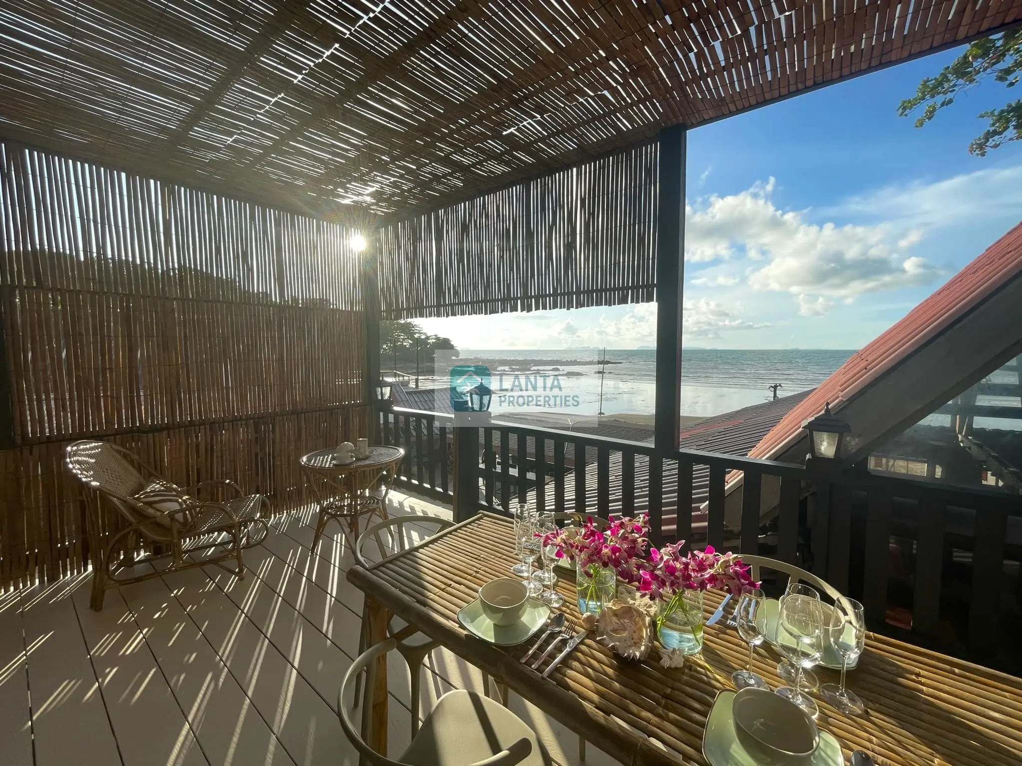 Beachfront Villa in Slowdown Resort 