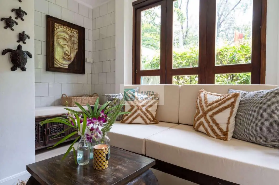 Beachfront Villa in Slowdown Resort 