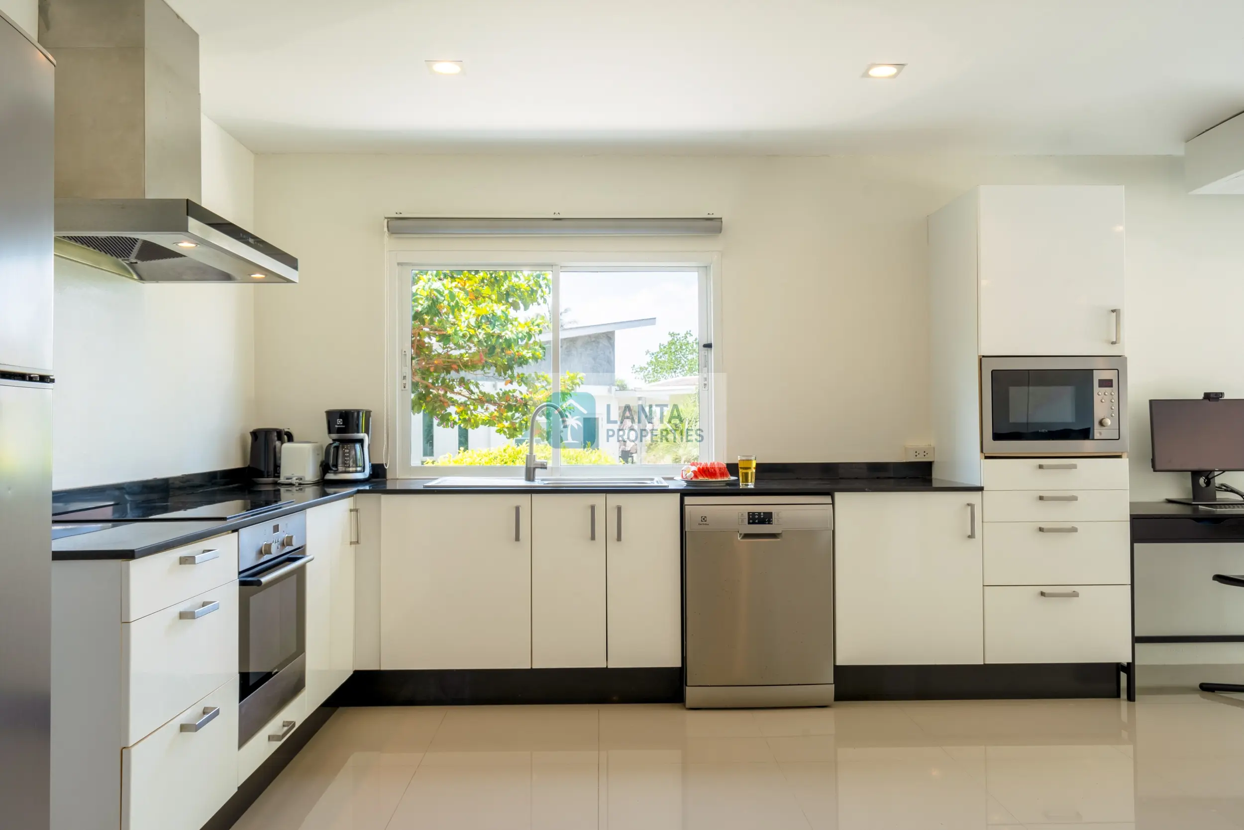 Exclusive luxury ensemble in Coconut Bay