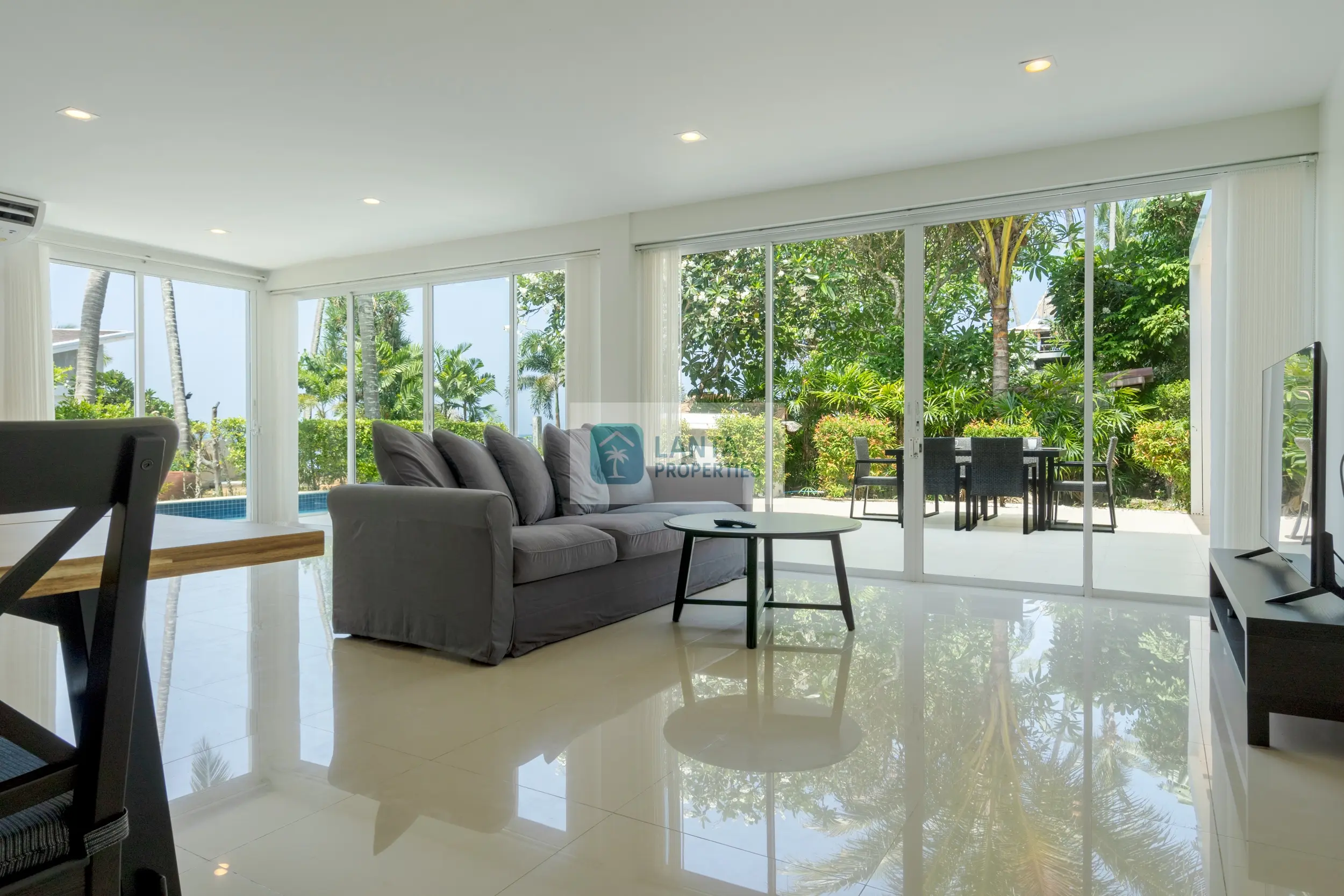 Exclusive luxury ensemble in Coconut Bay