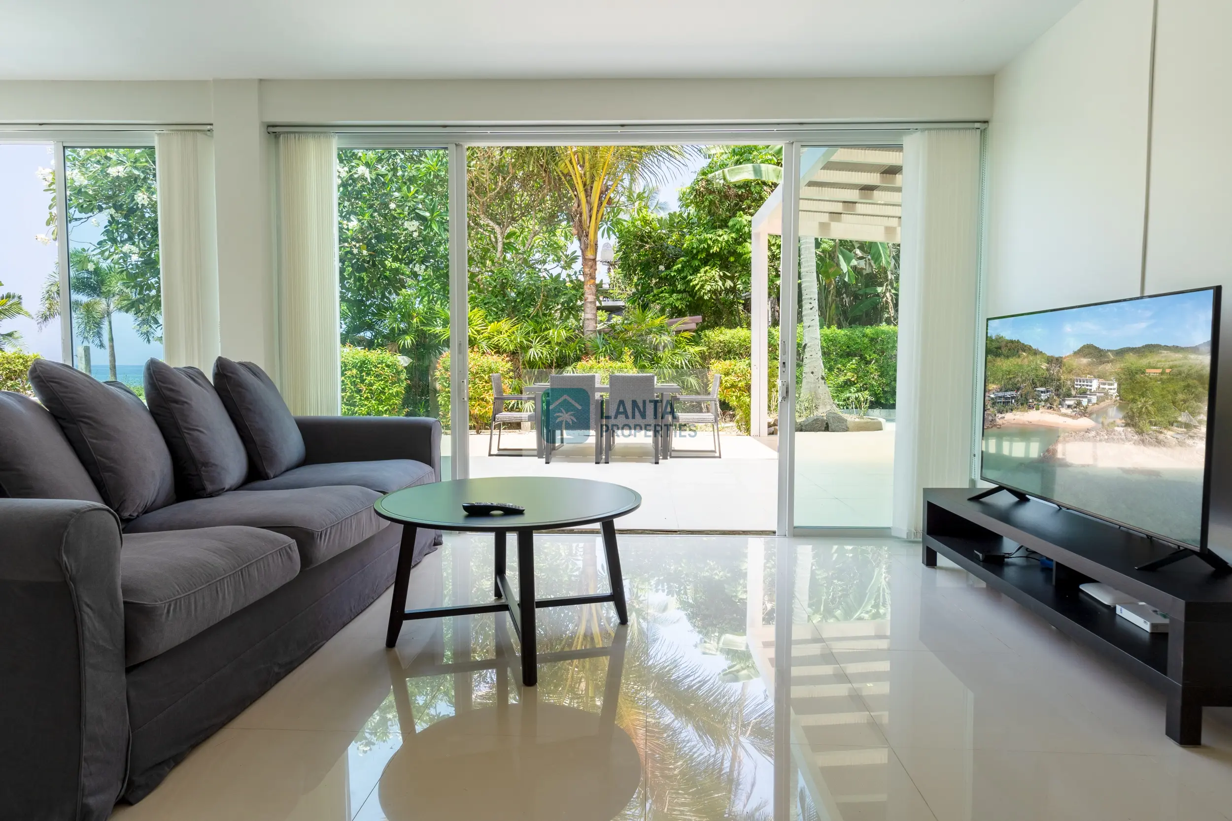 Exclusive luxury ensemble in Coconut Bay
