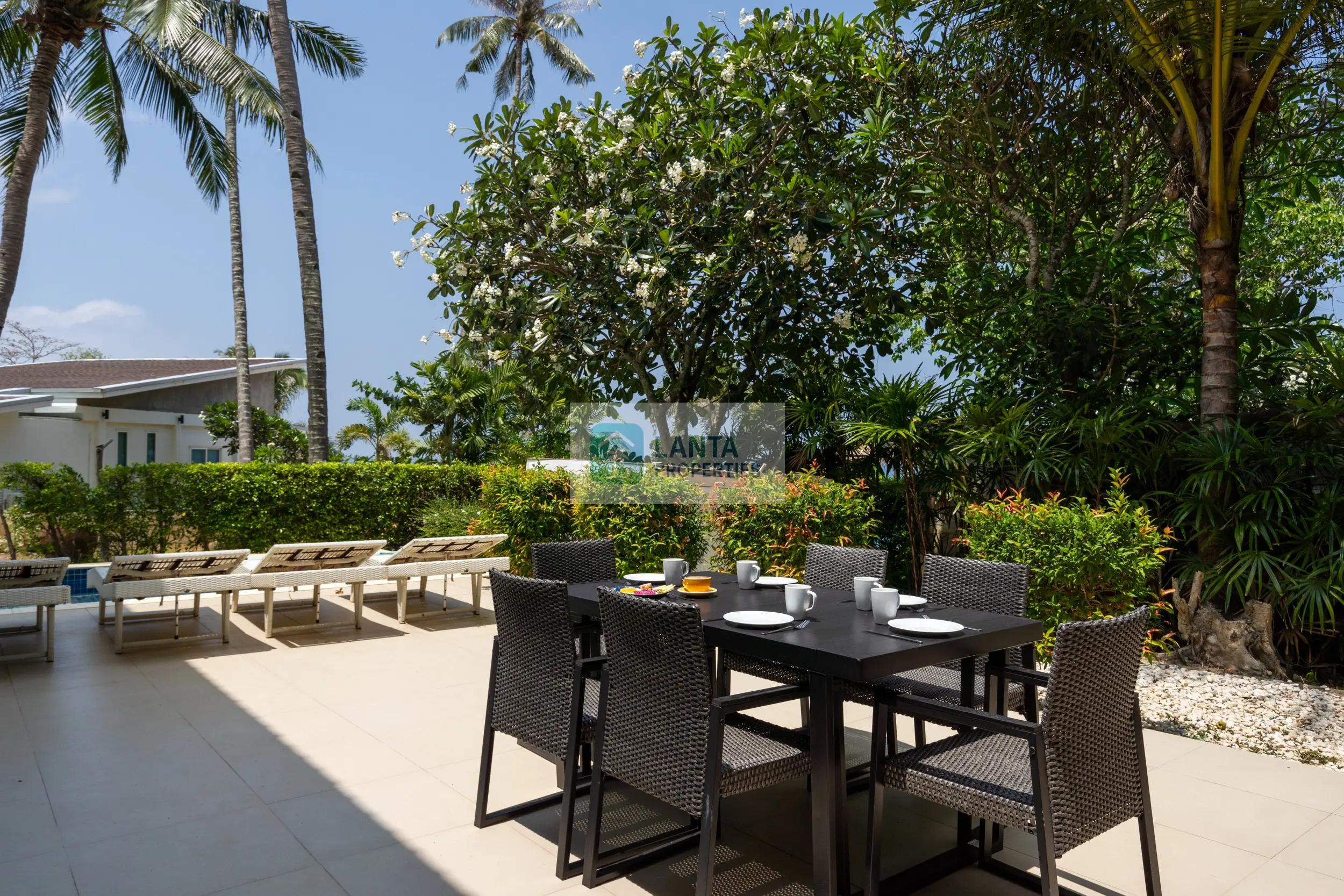 Exclusive luxury ensemble in Coconut Bay