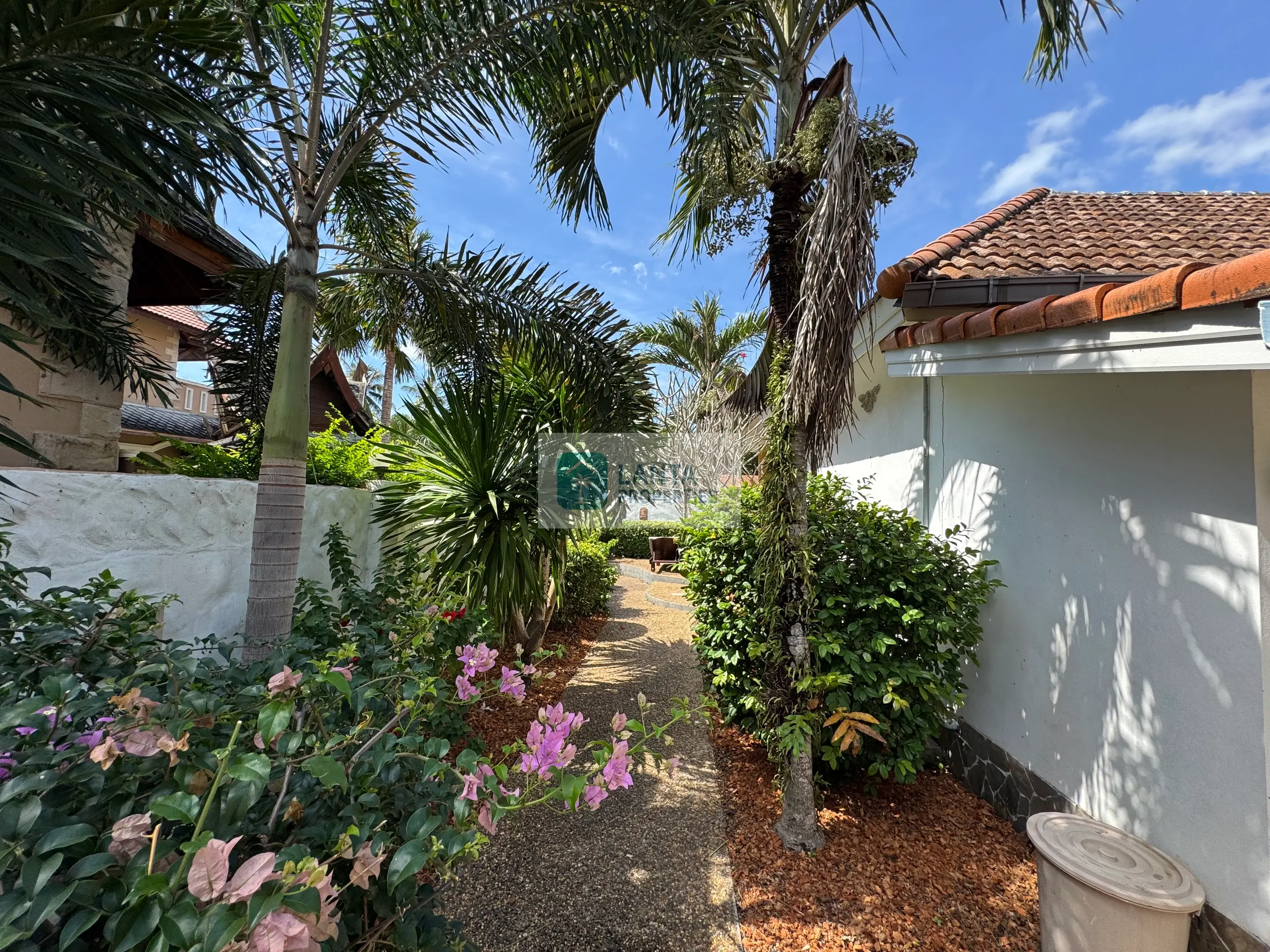 Unique villa with the best location Khlong Dao