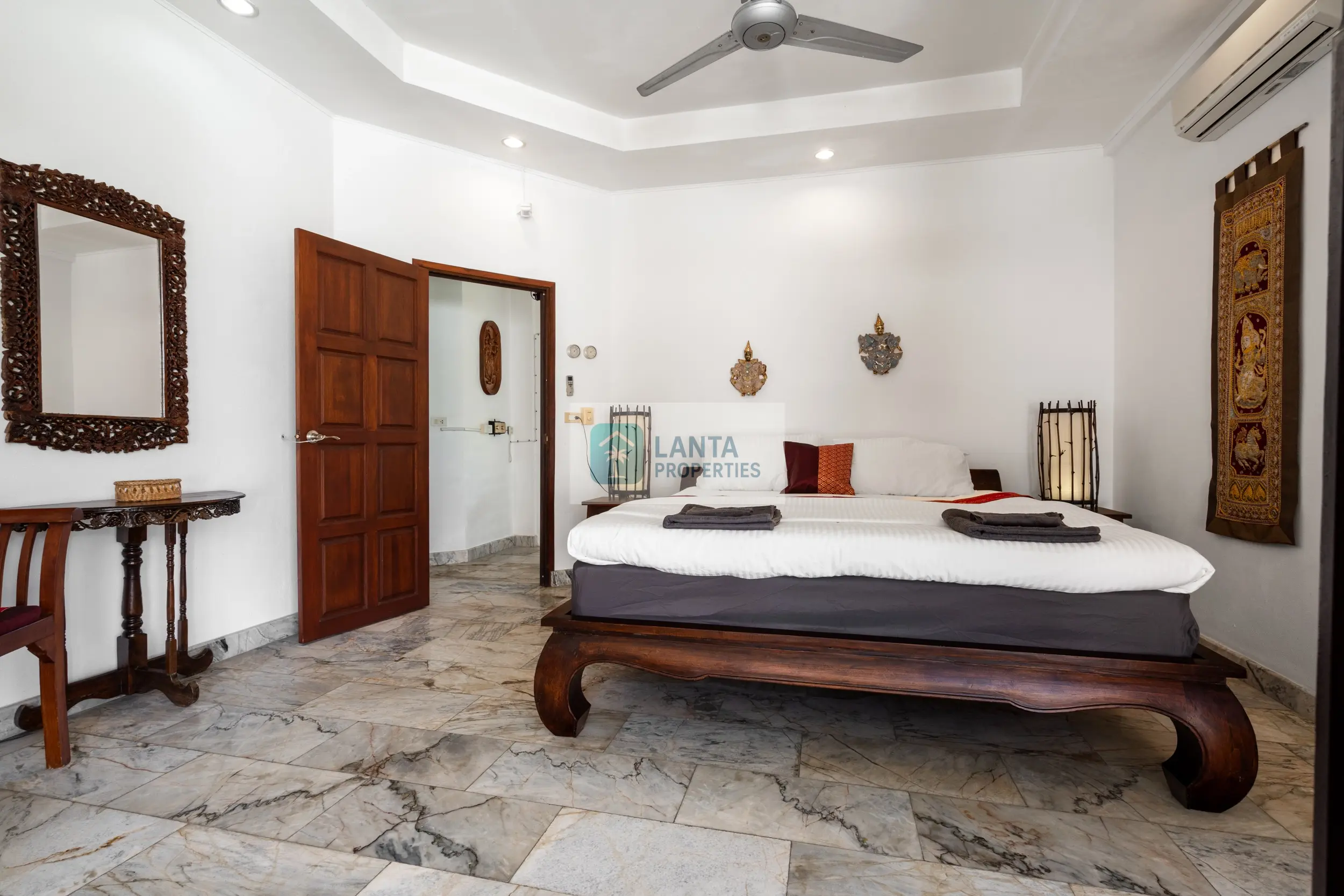 Unique villa with the best location Khlong Dao
