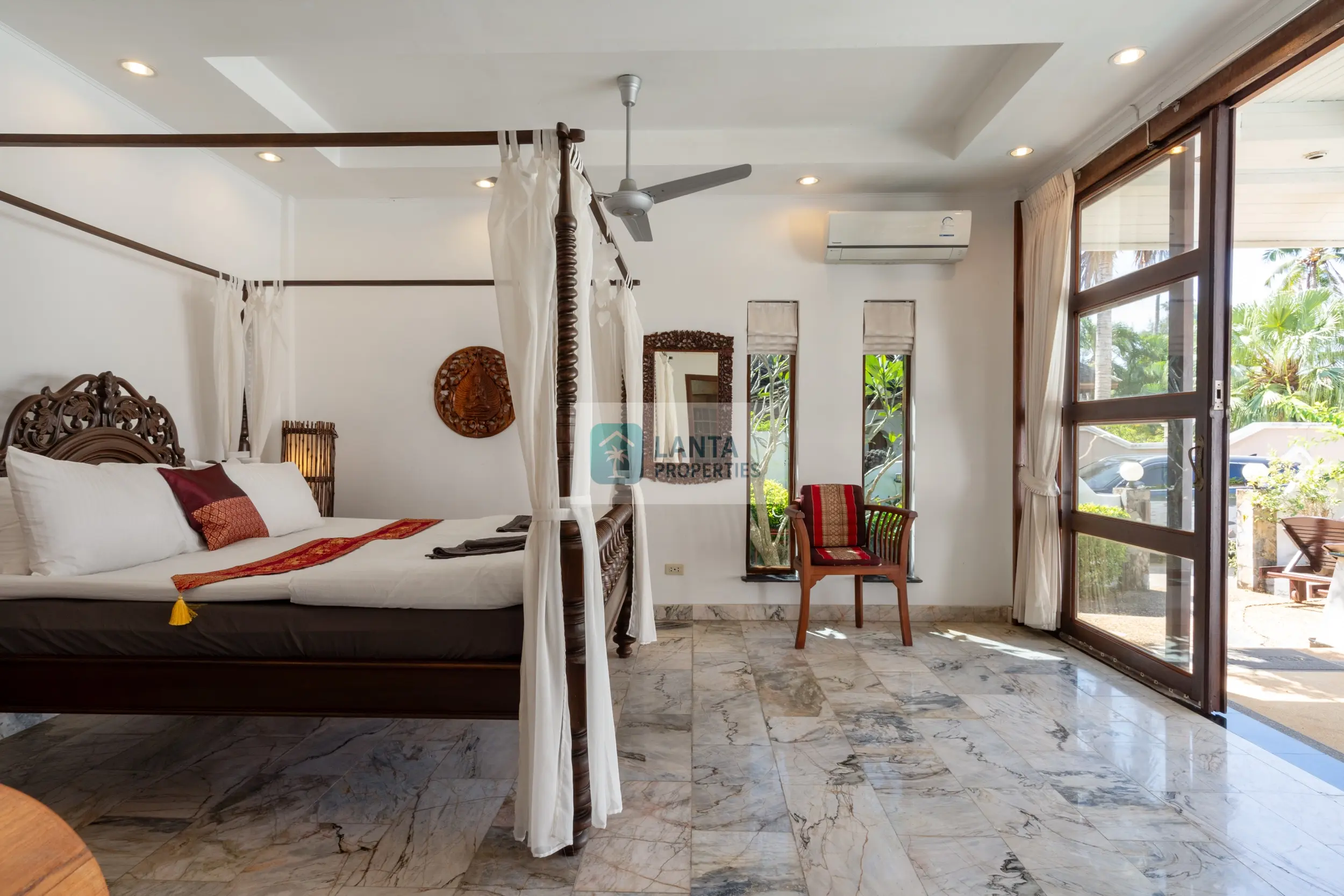 Unique villa with the best location Khlong Dao