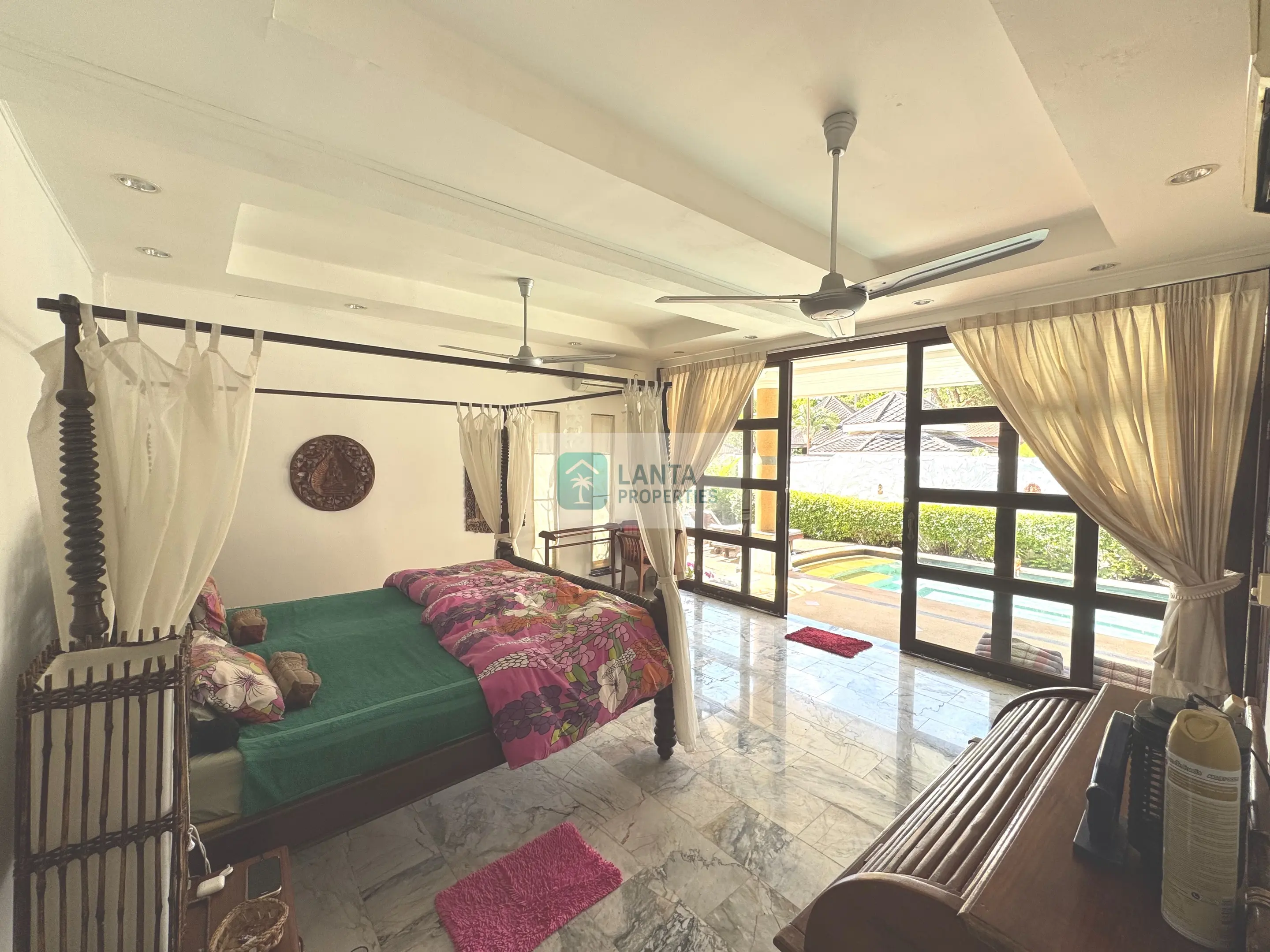 Unique villa with the best location Khlong Dao